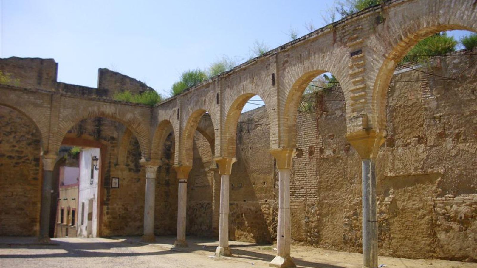 Restos del Castillo de la Mota.