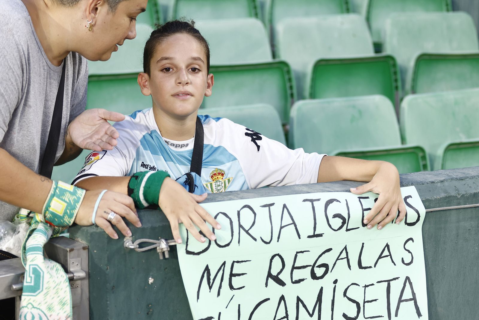 Búscate en las fotos del partido Betis-Villarreal