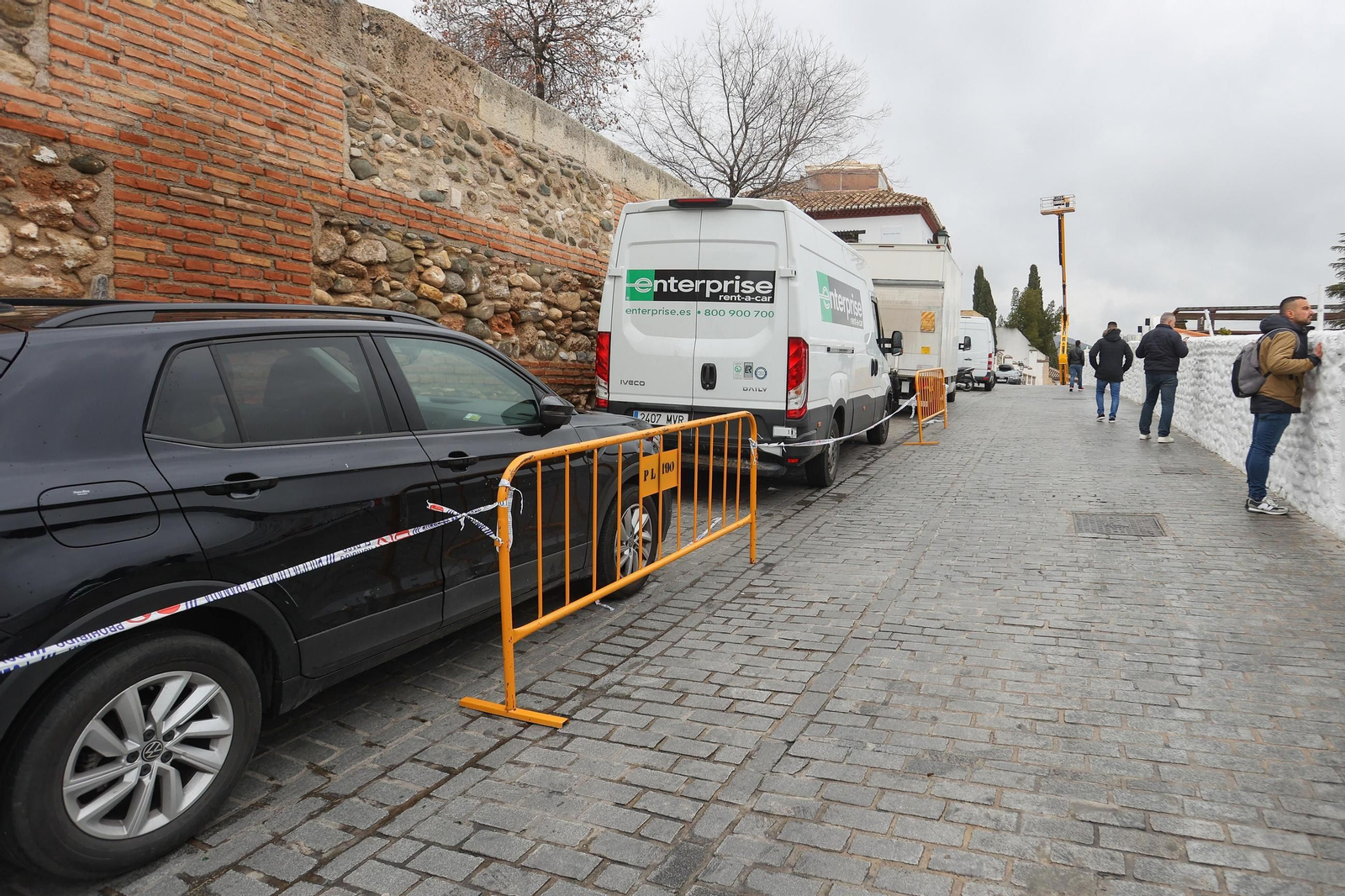 Así se está preparando el Albaicín para el rodaje de 'The Walking Dead': las imágenes