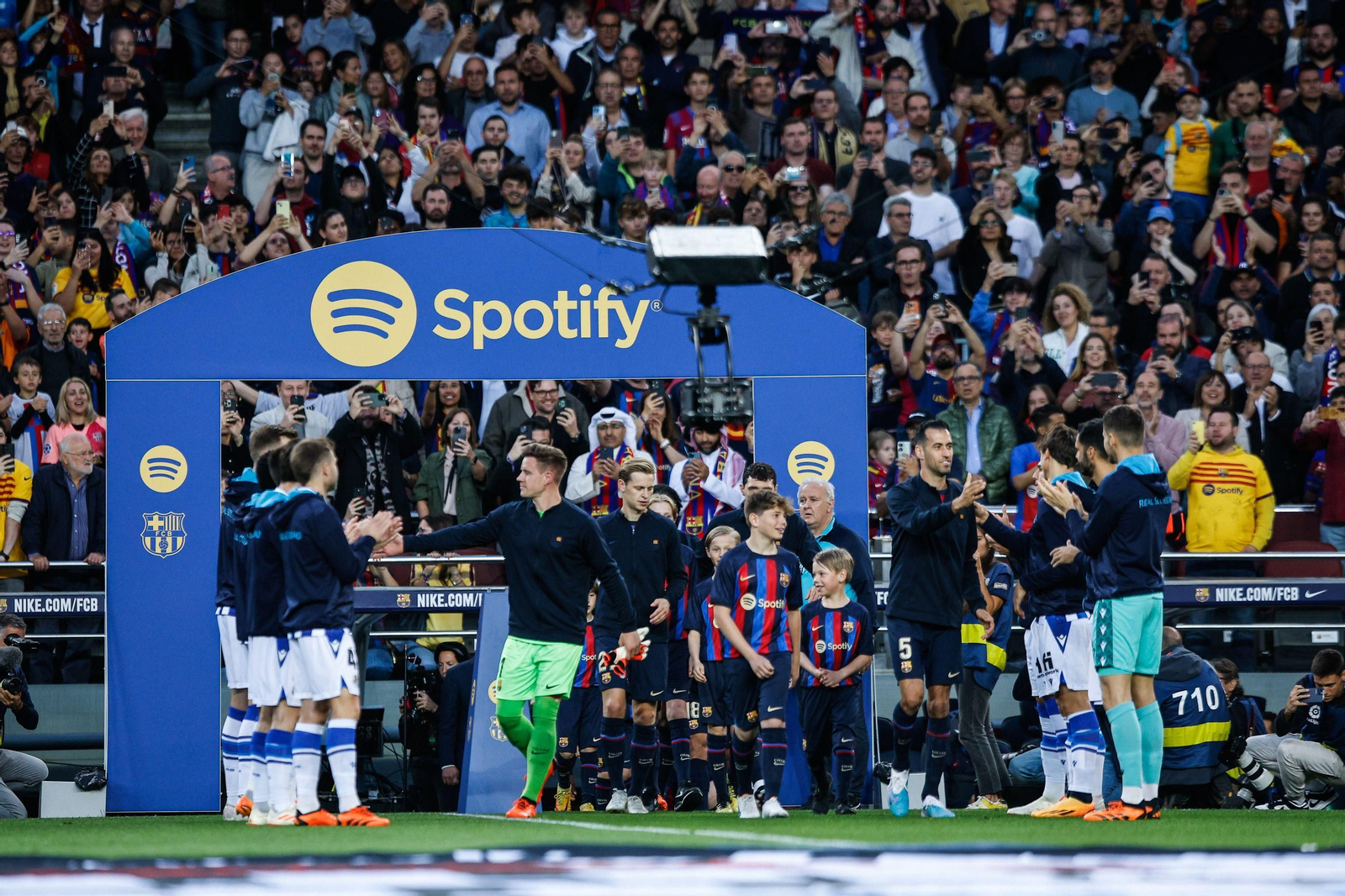 Las fotos de la fiesta del campeón Barcelona con derrota ante la Real