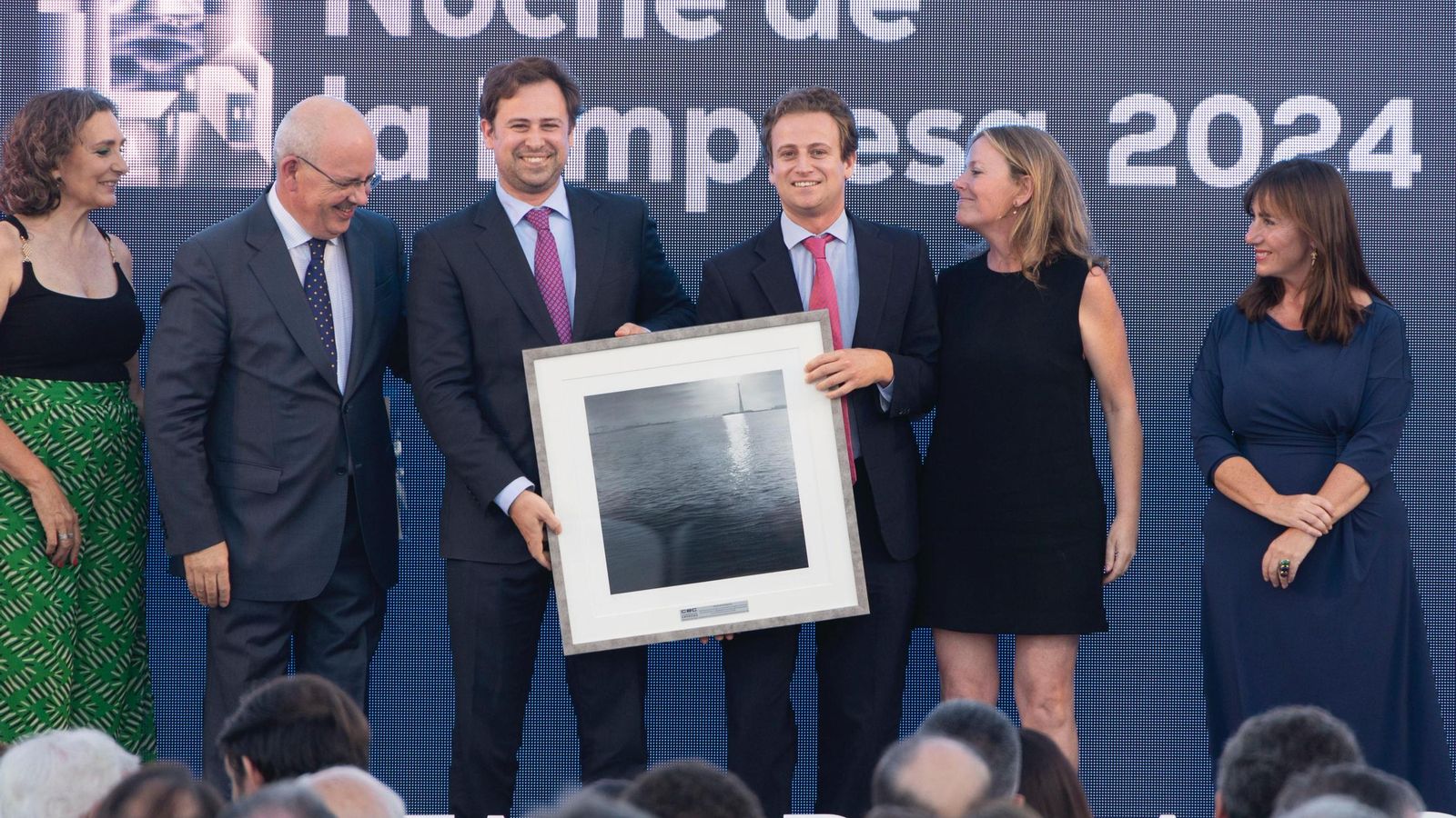 Guillermo y Gonzalo MacPherson, con dirigentes de la CEC