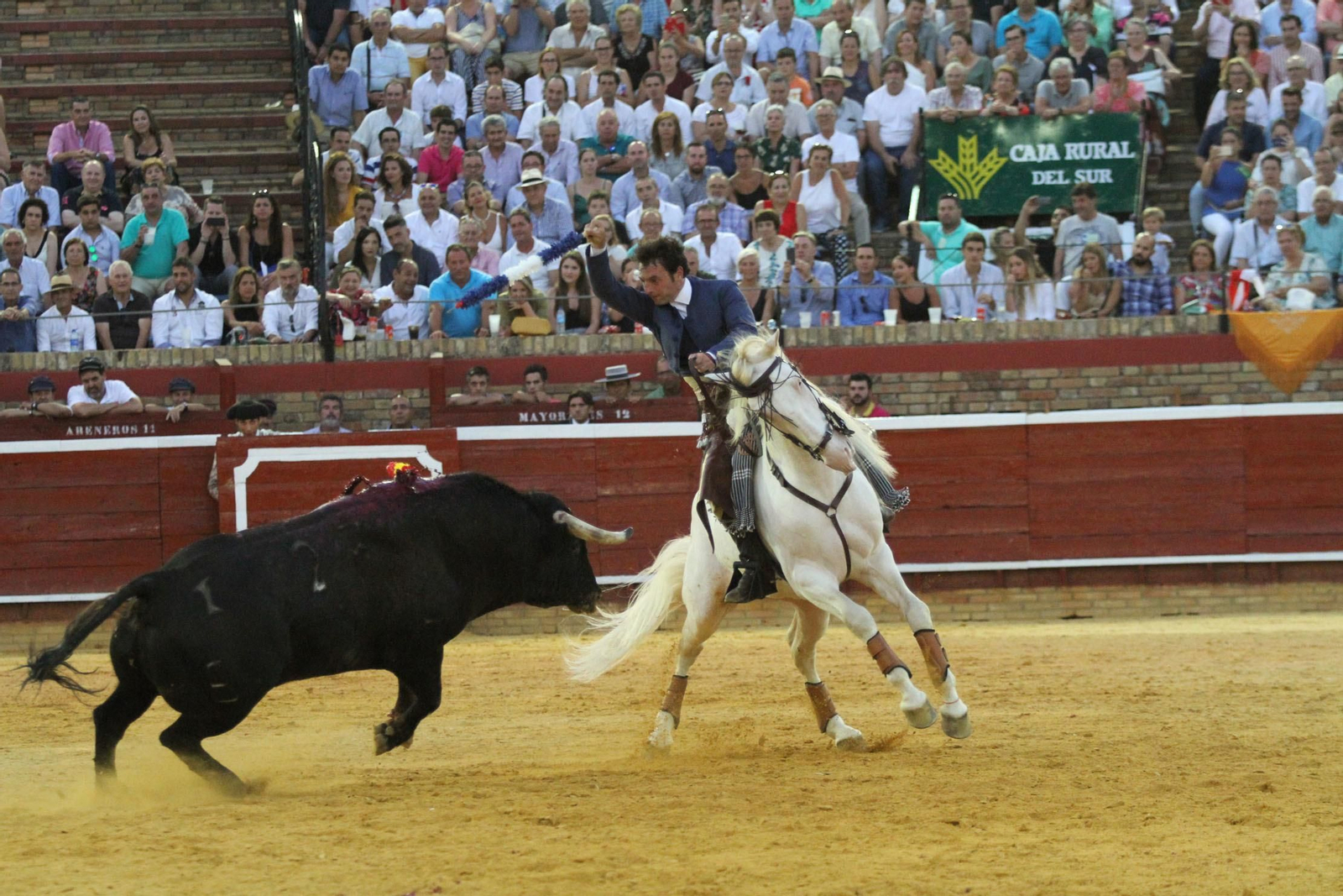 Festejo de Rejones en el coso de La Merced por Colombinas.