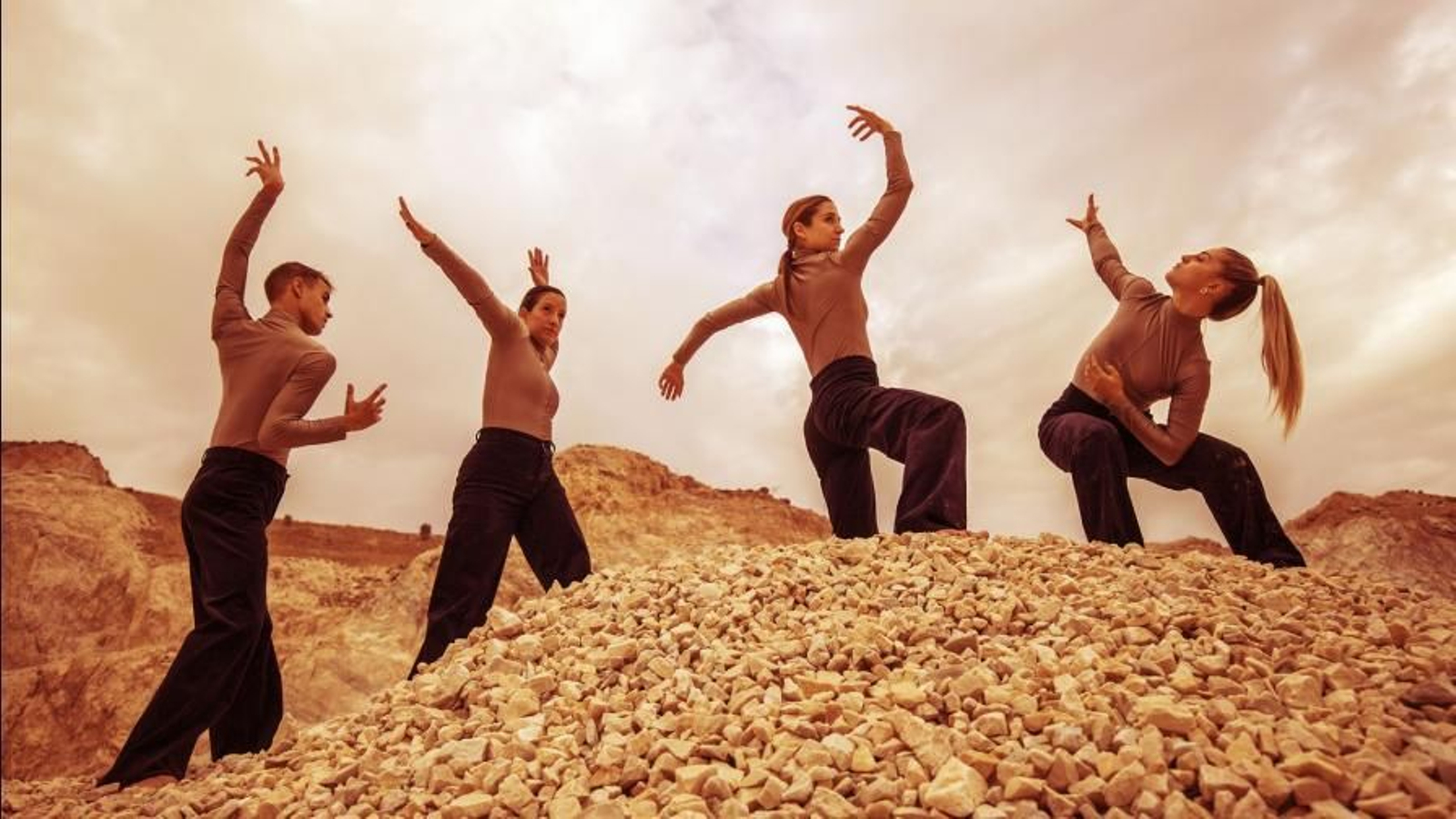 La historia de la humanidad moderna de Hiraeth.