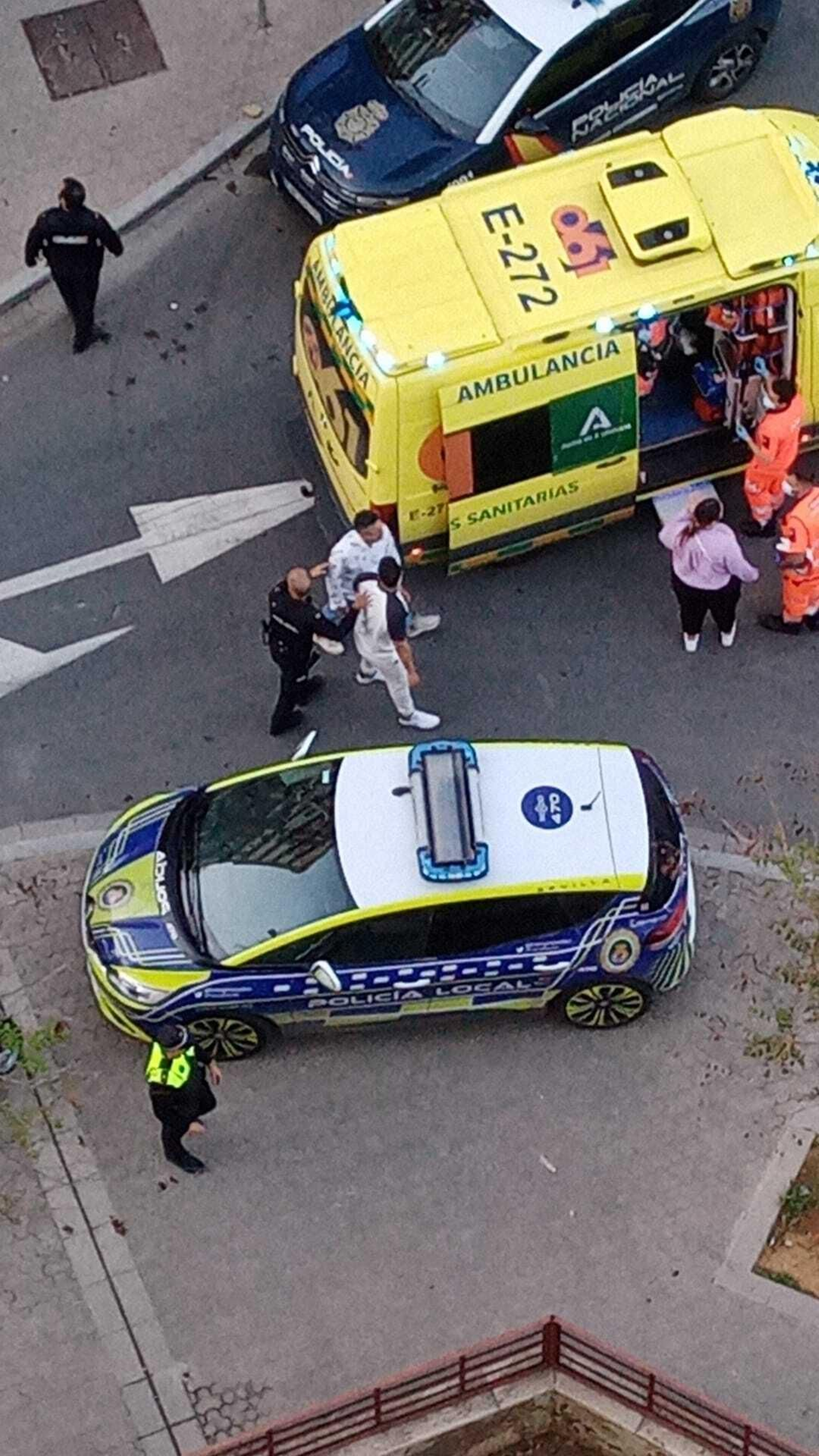 Atención sanitaria a los heridos.