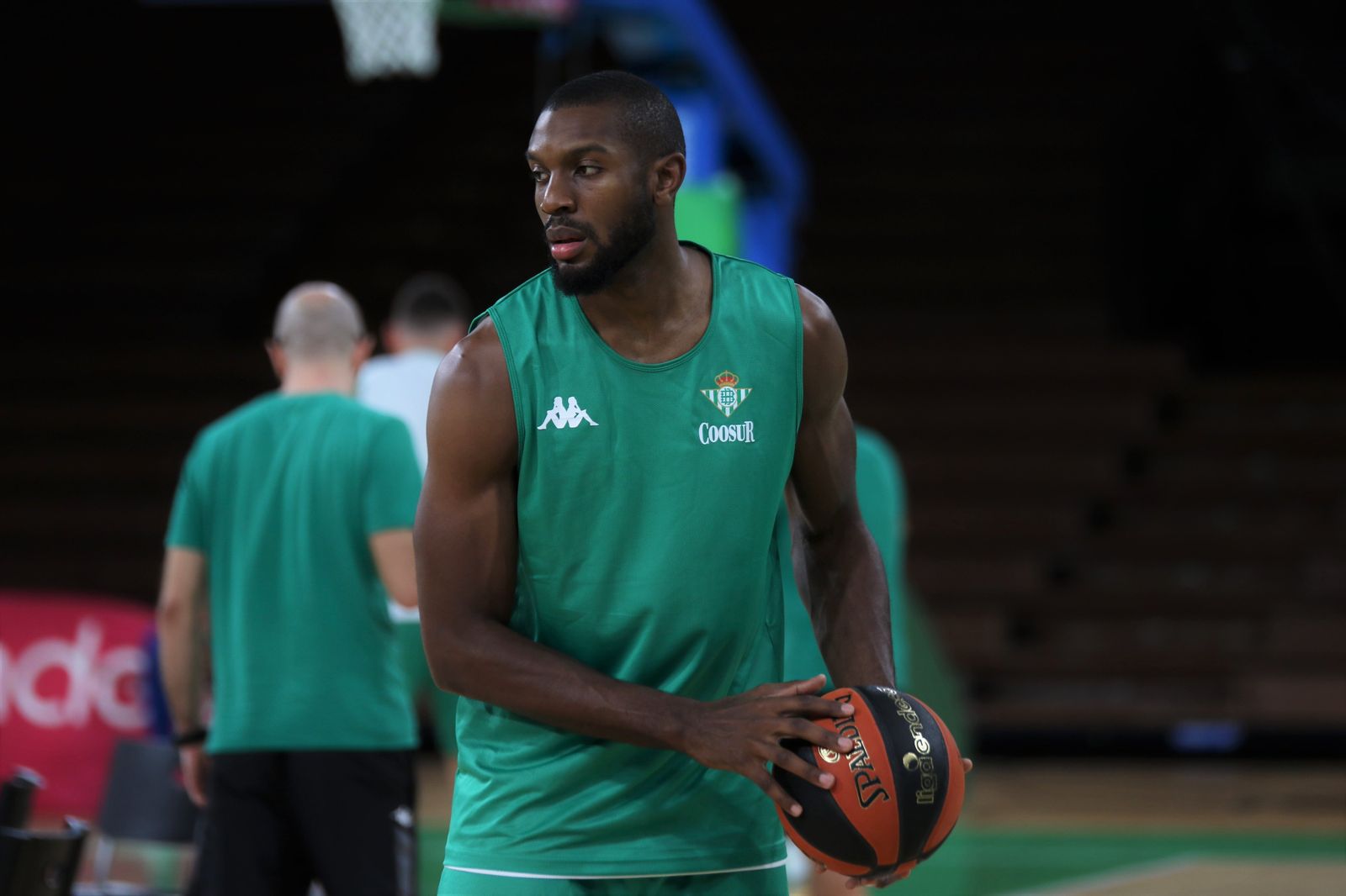 Vitto Brown, en un entrenamiento con el Coosur Betis.