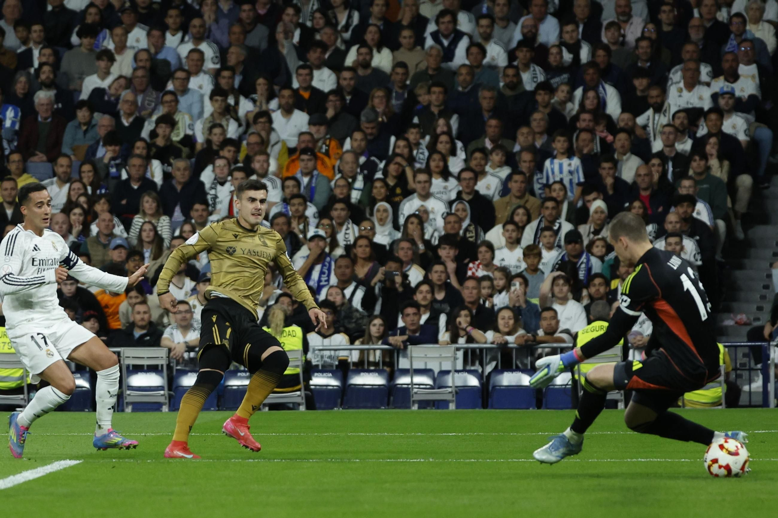 Las fotos del Real Madrid - Real Sociedad camino del Estadio de la Cartuja