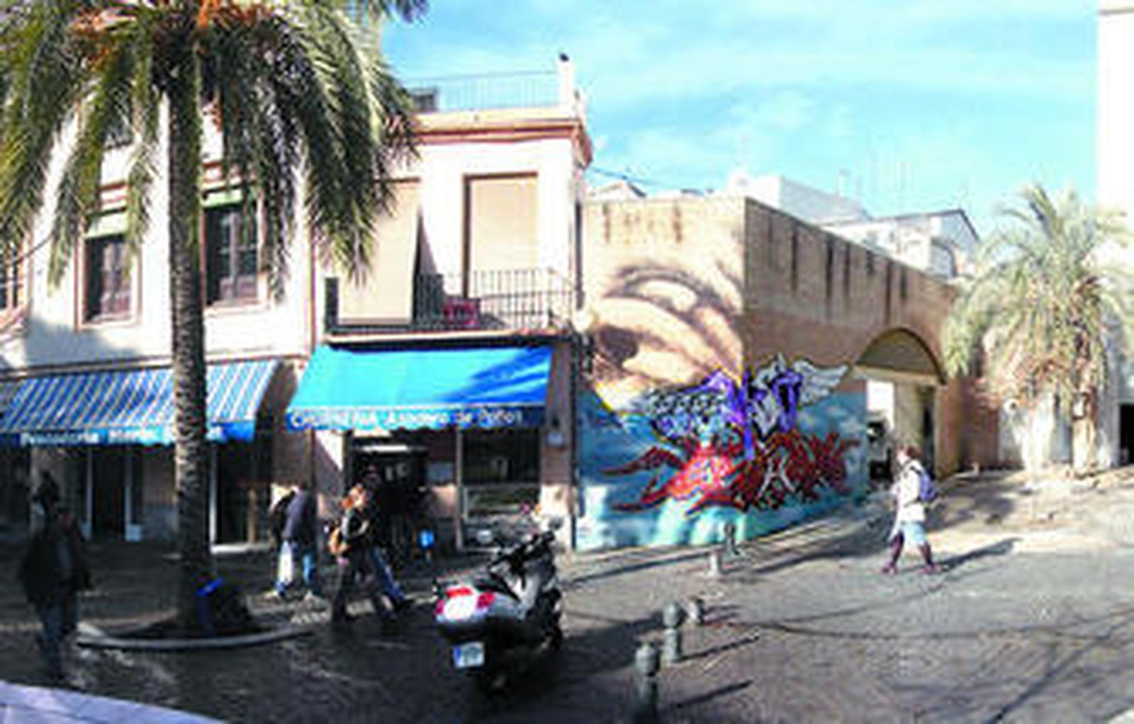 Imagen de la churrería, ubicada en la Plaza de la Romanilla, antes de que comenzaran las obras de la infraestructura cultural.