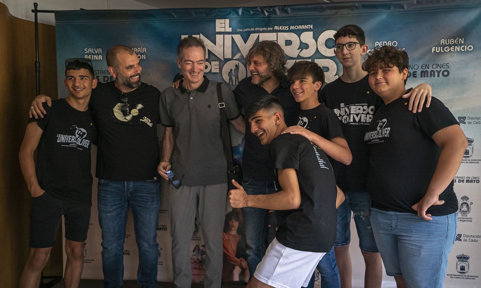 Alexis Morante, Salva Reina y parte del elenco de El universo de Óliver.