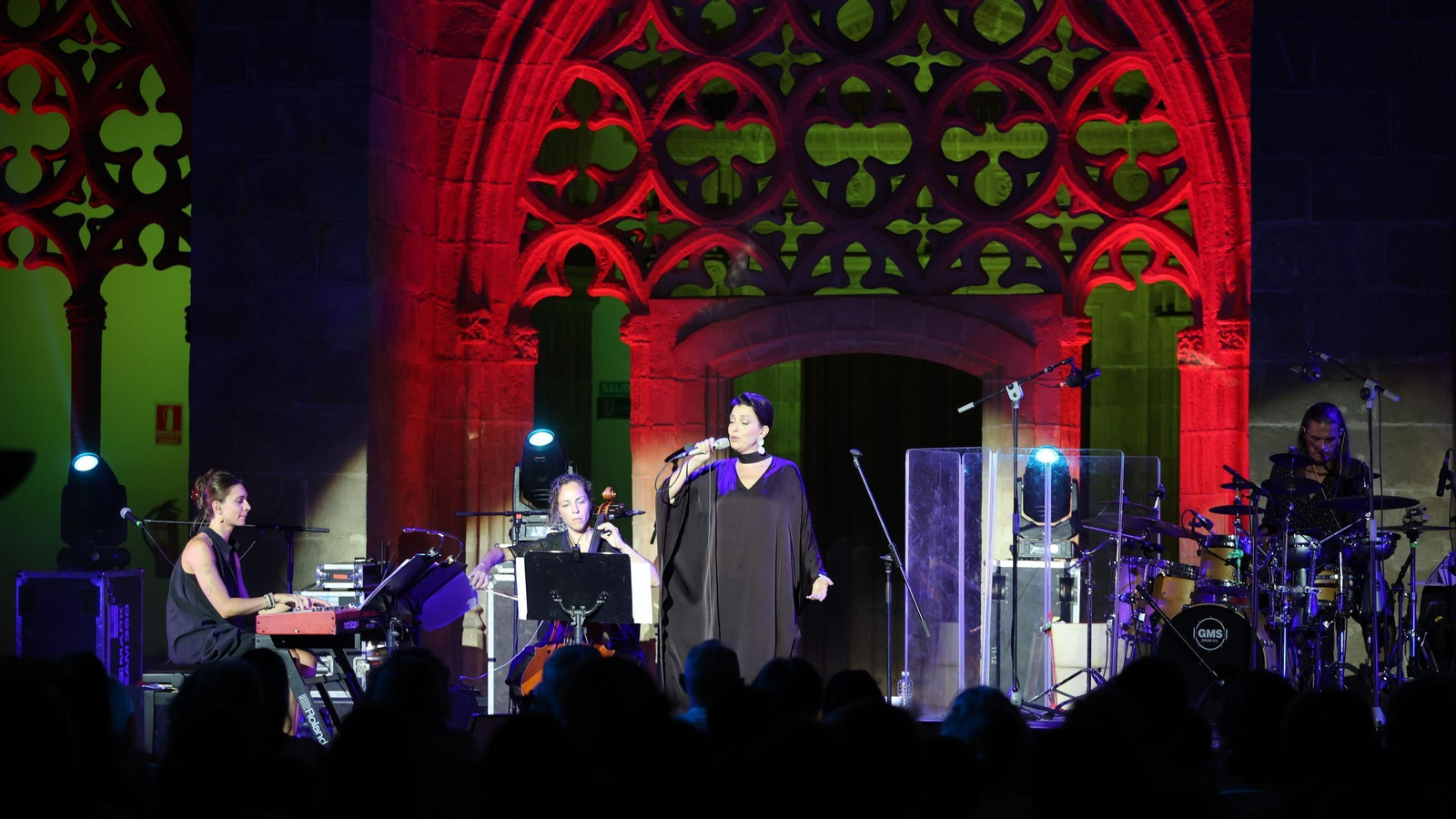 Un momento de la actuación anoche en los Claustros.