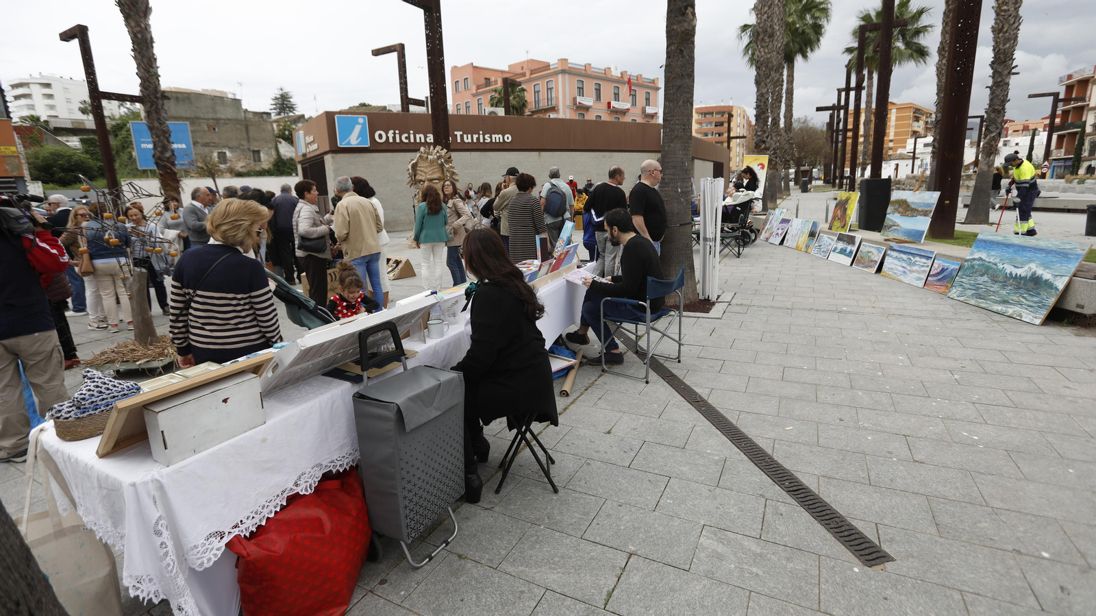 Fotos de las actividades por el Día Mundial del Arte en Algeciras