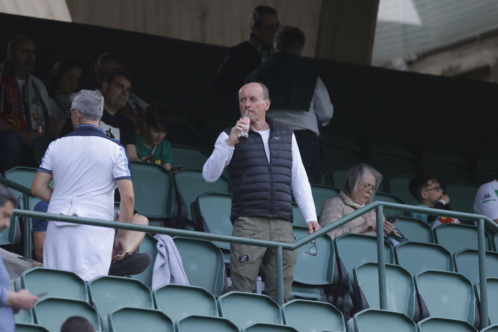 Búscate en las fotos del Betis-Manchester