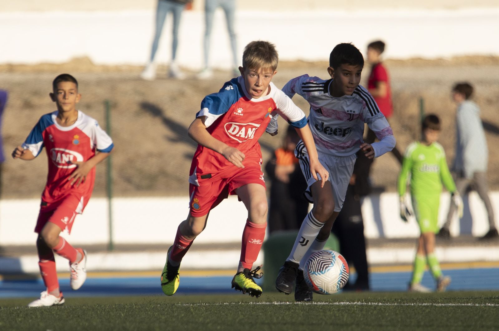 Las mejores imágenes del Torneo Internacional Benjamín de Pinos Puente
