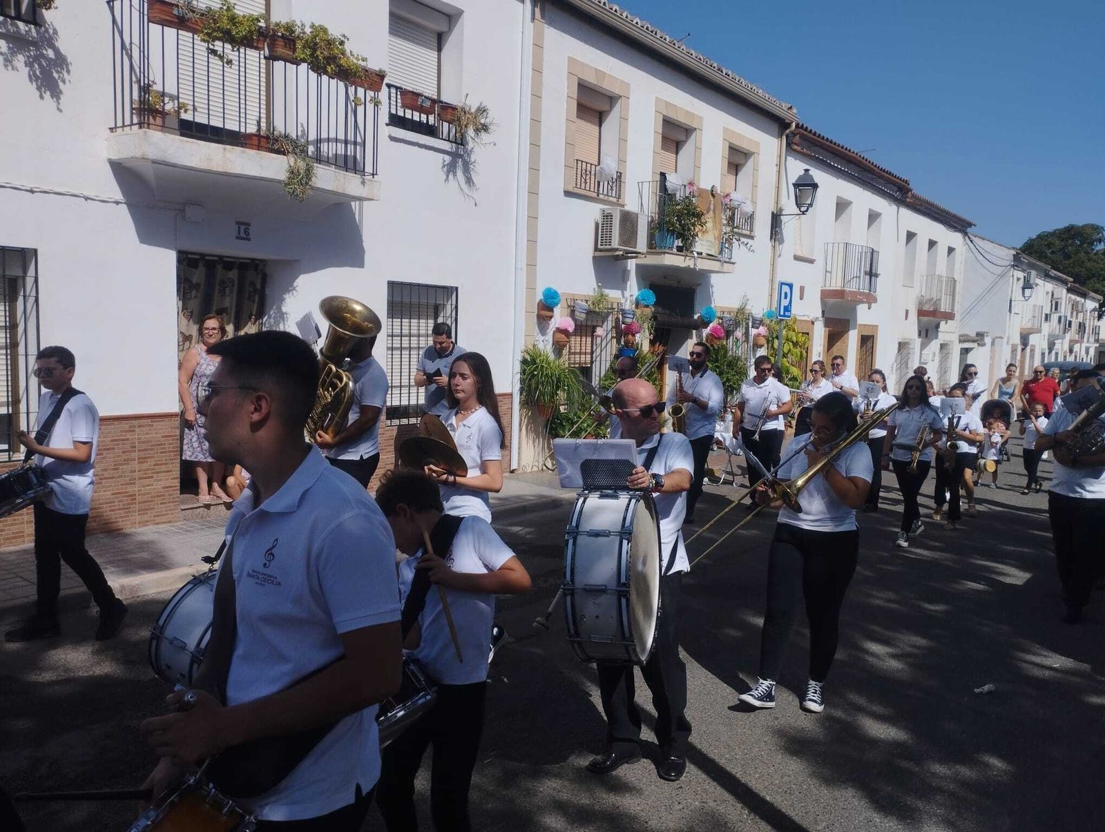 La Virgen del Sol recorre las calles de Adamuz, en imágenes