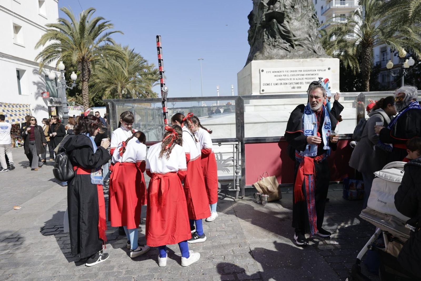 Las mejores imágenes del primer Sábado de Carnaval en Cádiz 2026
