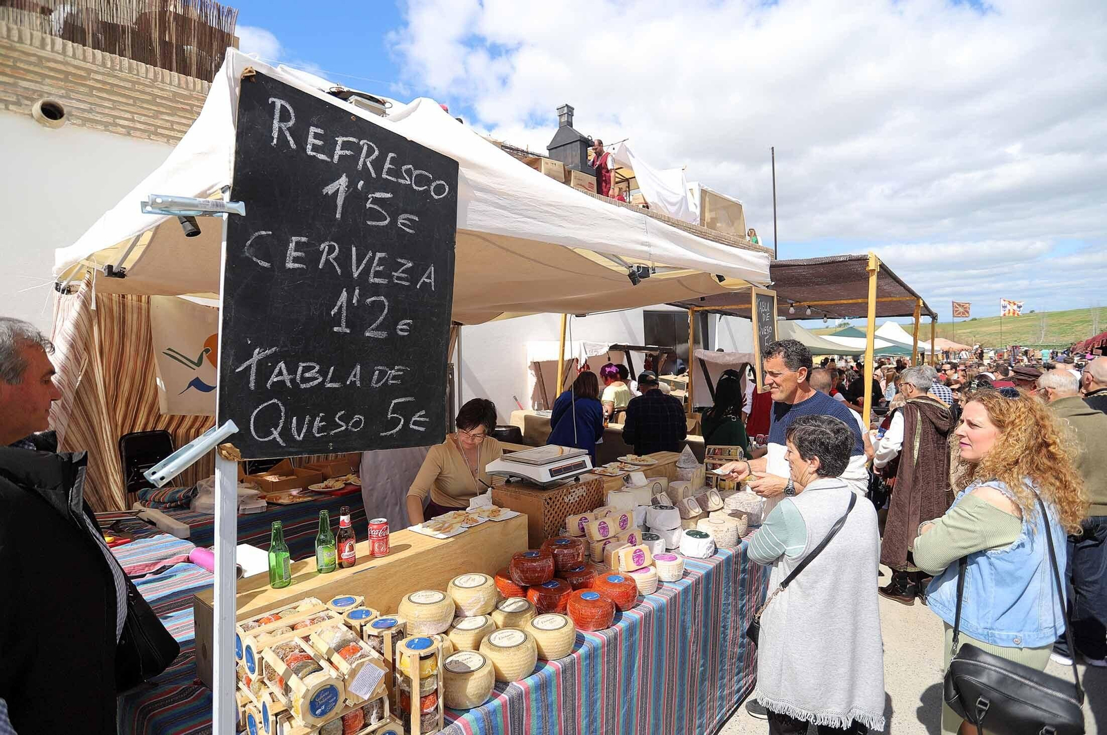 Imágenes del gran ambiente en la Feria Medieval de Palos de la Frontera, Huelva