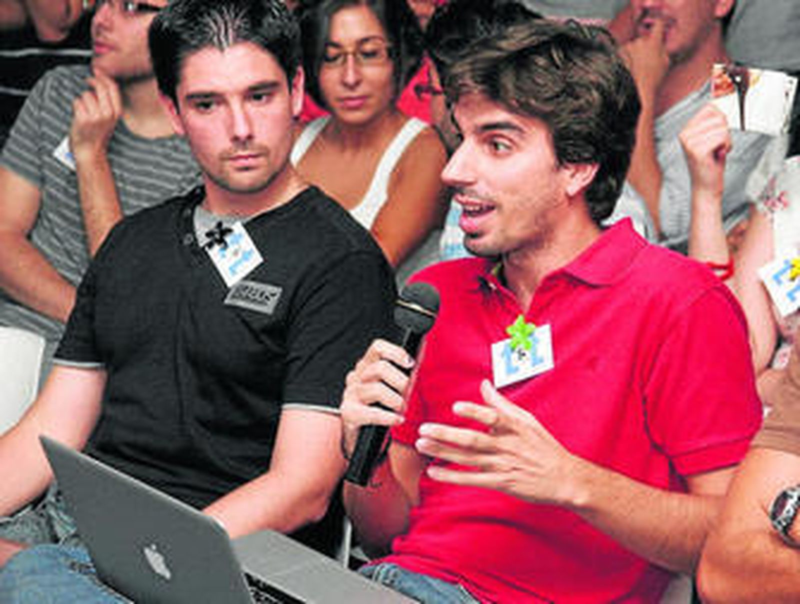 El encuentro es bimestral y abierto a todos los públicos.