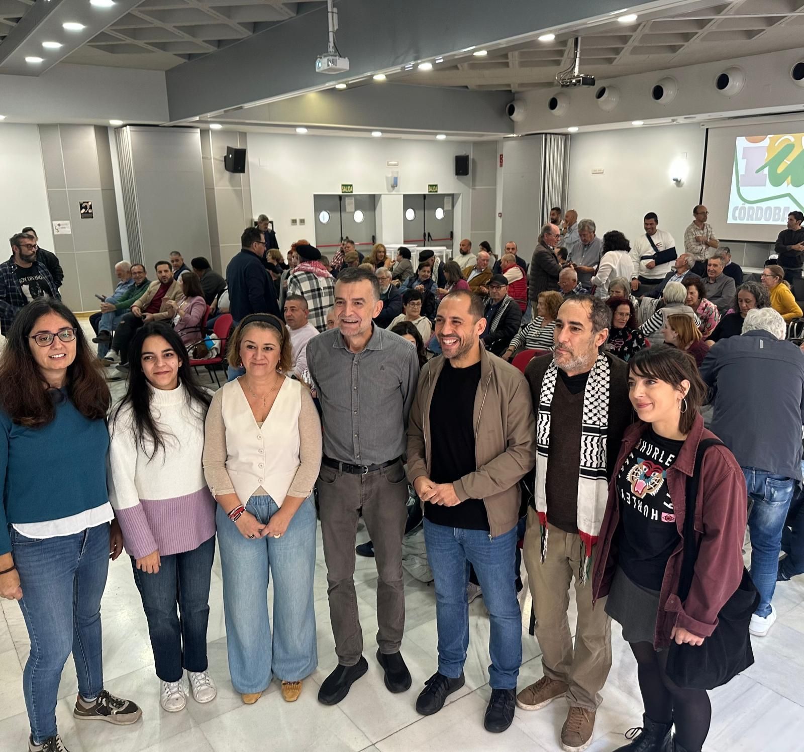 Antonio Maíllo, en el centro, durante su encuentro en Córdoba Antonio Maíllo, en el centro, durante su encuentro en Córdoba