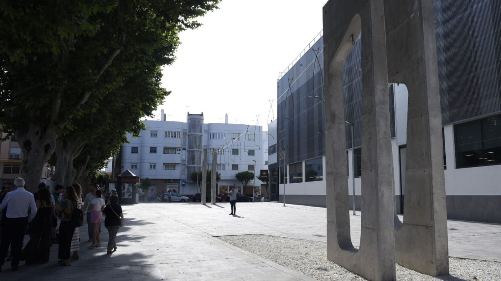 La escultura de Sylvain e Iván Marc, ‘Más linense que un volaó’.