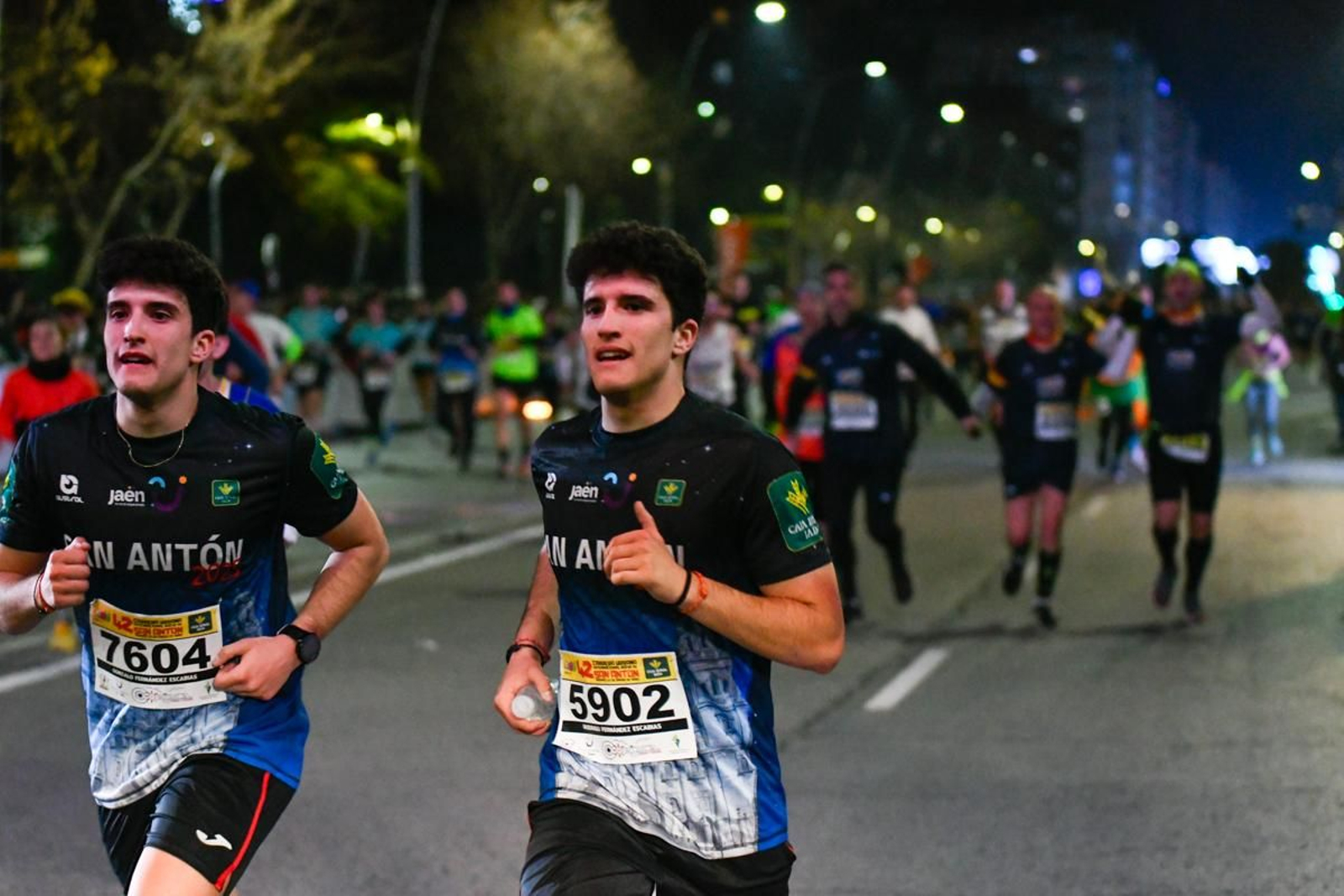 En imágenes: búscate en tu llegada a meta de la Carrera de San Antón 2025 (9)