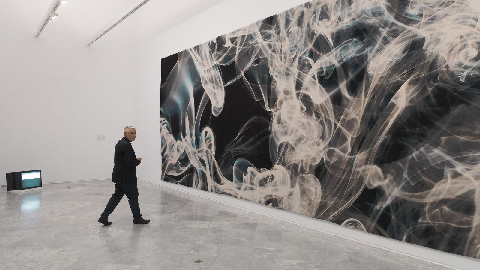 El tapiz de 12 metros, obra de Pae White.