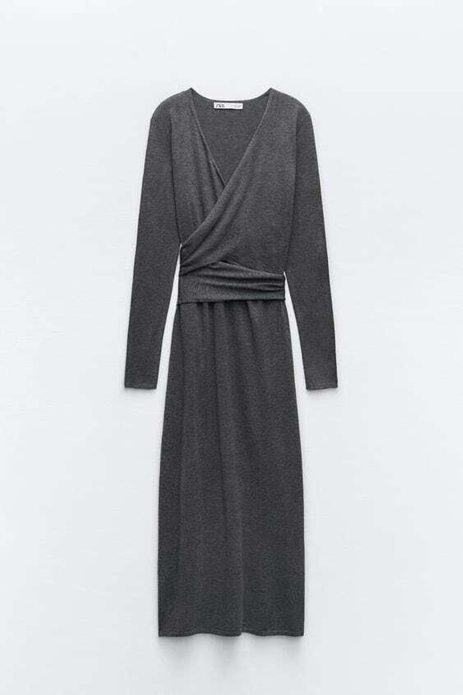 Vestido de punto rebajado de Zara.