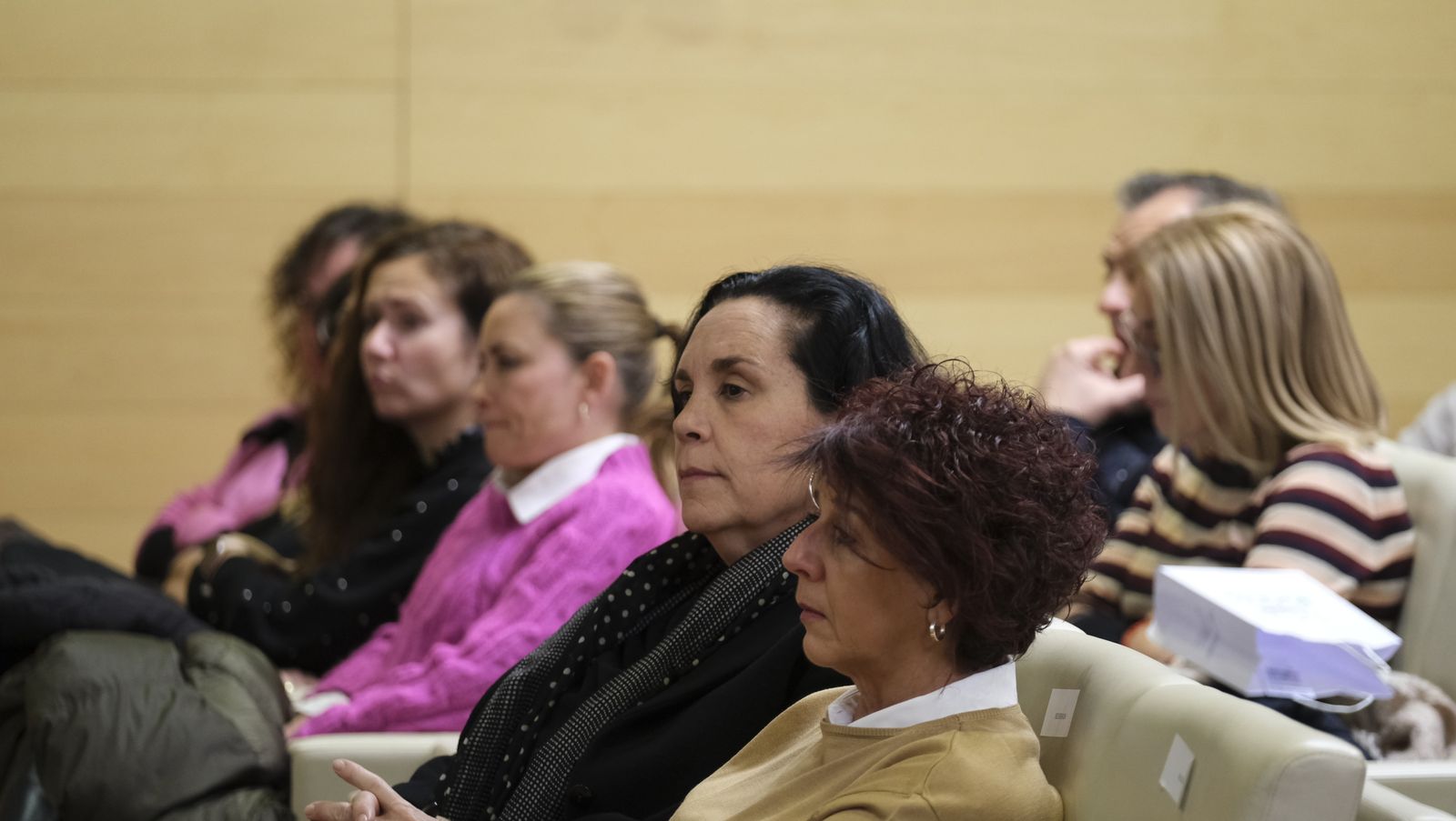 Imágenes del Diario de los Libros con la escritora ganadora del Premio Planeta 2022, Luz Gabás