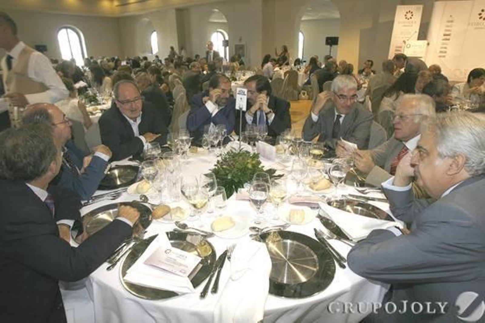 Salvador de la Encina, Rafael Román, Juan Cornejo, Fernando Santiago, Alberto Grimaldi, Ángel Navarro, Joaquín Castillo y Juan Salas Tornero.

Foto: Julio Gonzalez-Joaquin Pino-Jose Braza