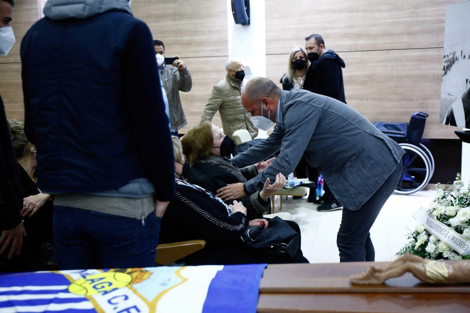 El malaguismo despide en La Rosaleda a Antonio Benítez