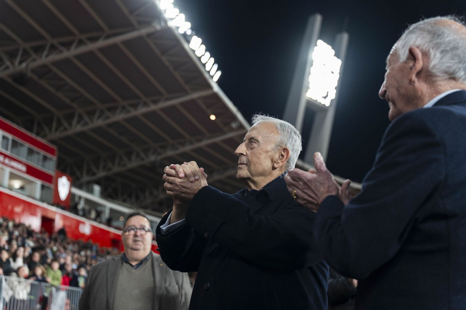 Fotogalería del partido homenaje a Guillermo Blanes entre los veteranos de la UD Almería y el FC Barcelona