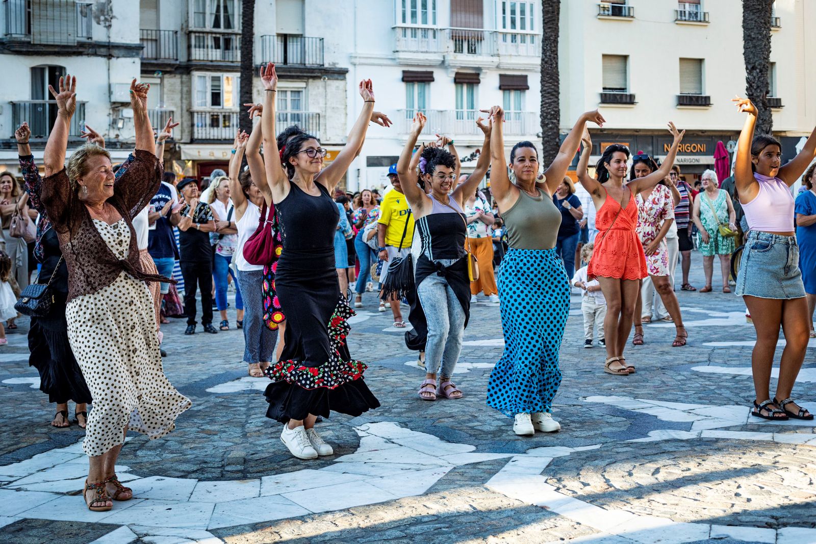 Las imágenes de la 'Shopping night' del Centro Comercial Abierto en Cádiz