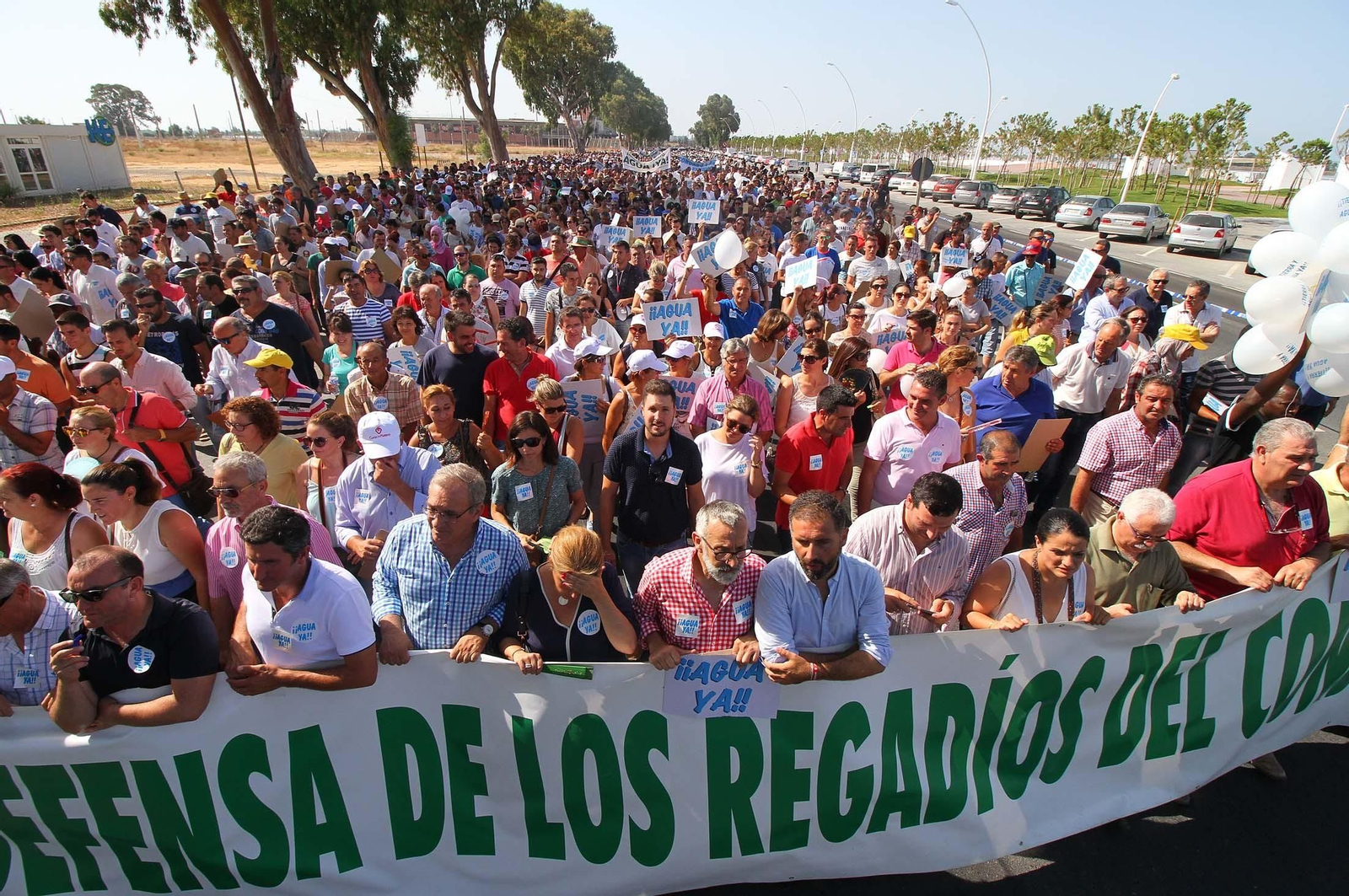 Imágenes de la manifestación para pedir agua y tierra para los regadíos del Condado.