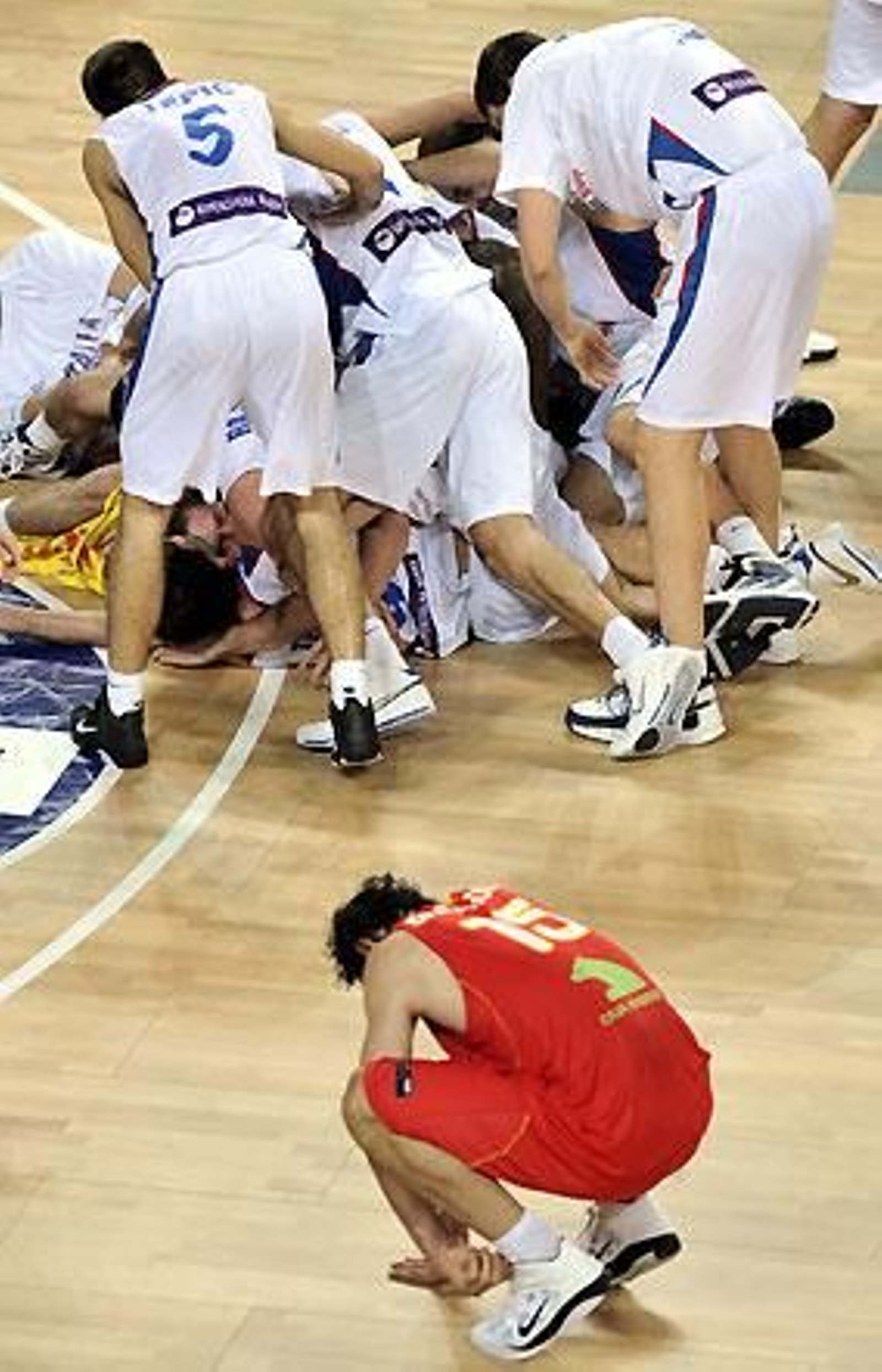 España se despide ante Serbia en cuartos (92-89)