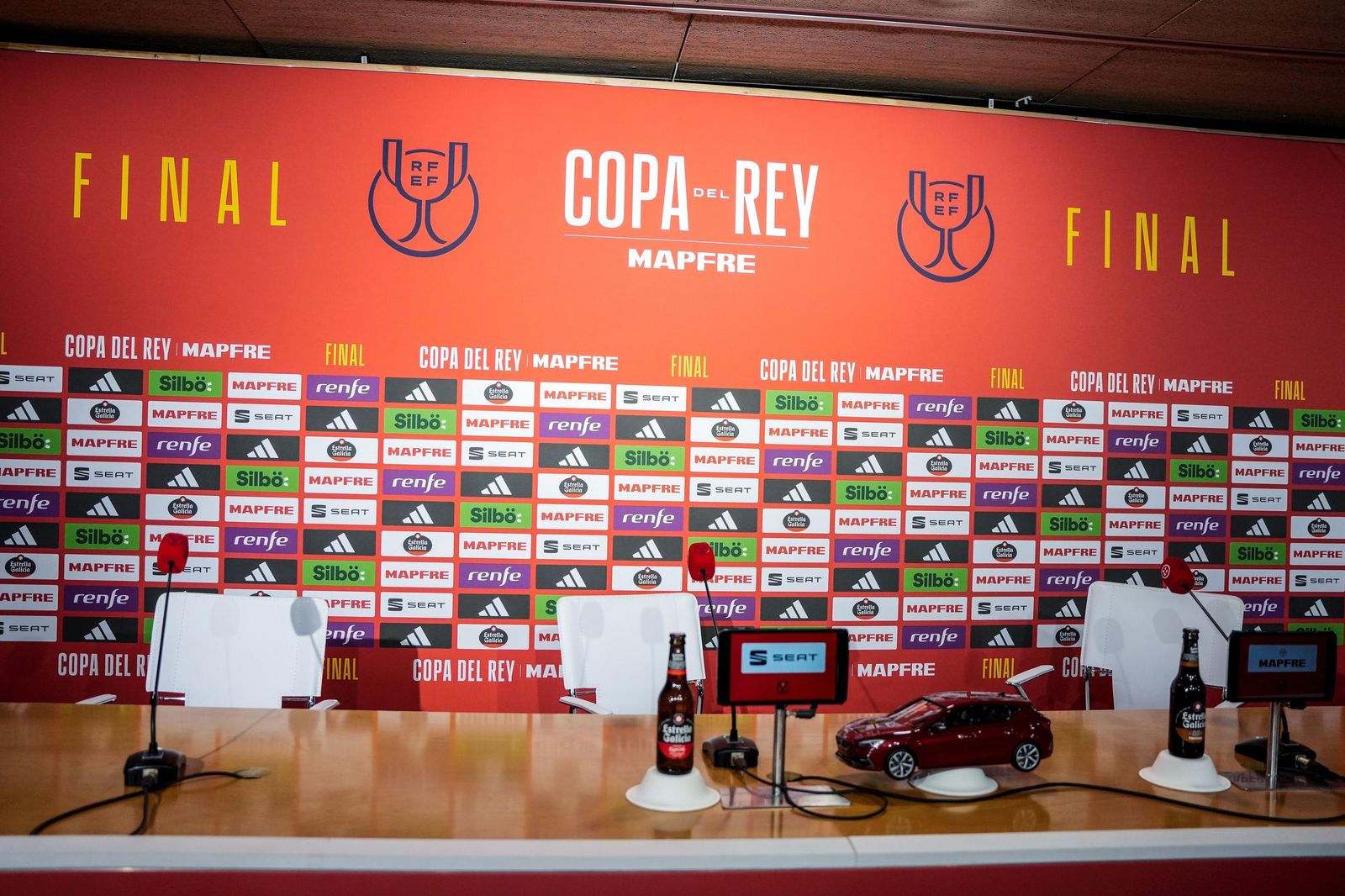 La fotos del día antes de la final de Copa Barcelona - Real Madrid