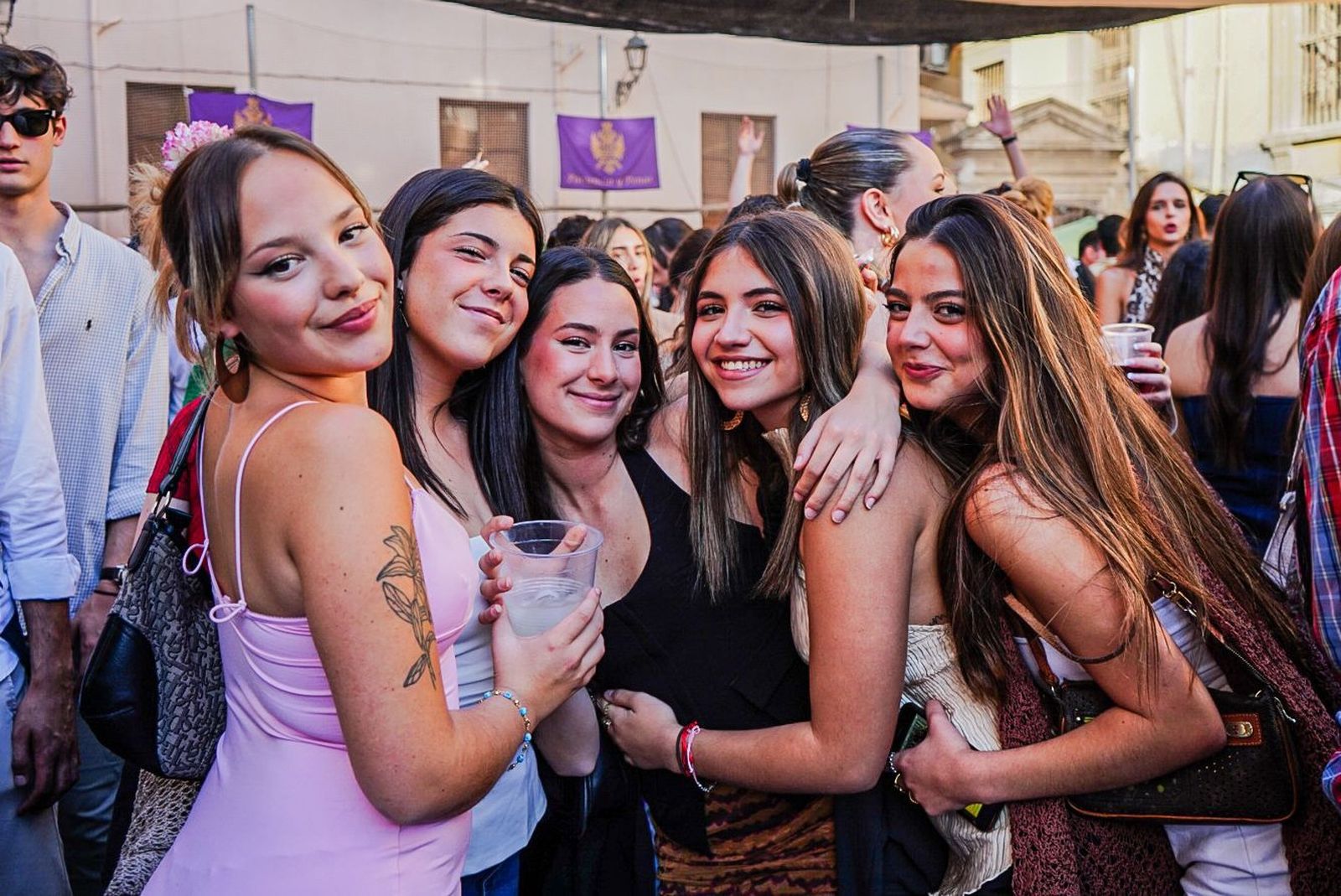 Los mejores momentos del primer día de Cruces en Granada en fotos