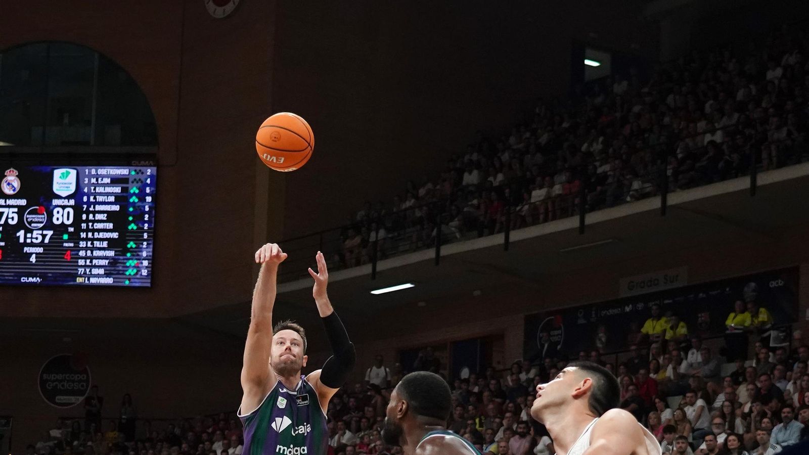 El Real Madrid - Unicaja, final de la Supercopa, en fotos