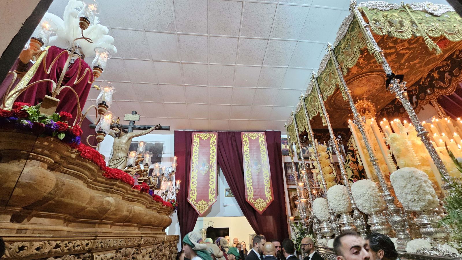 Fotos del Viernes Santo en La Línea: Cristo del Mar y Luz y Esperanza Nuestra, Soledad y Santo Entierro, Cristo del Amor y Misericordia y Amargura.
