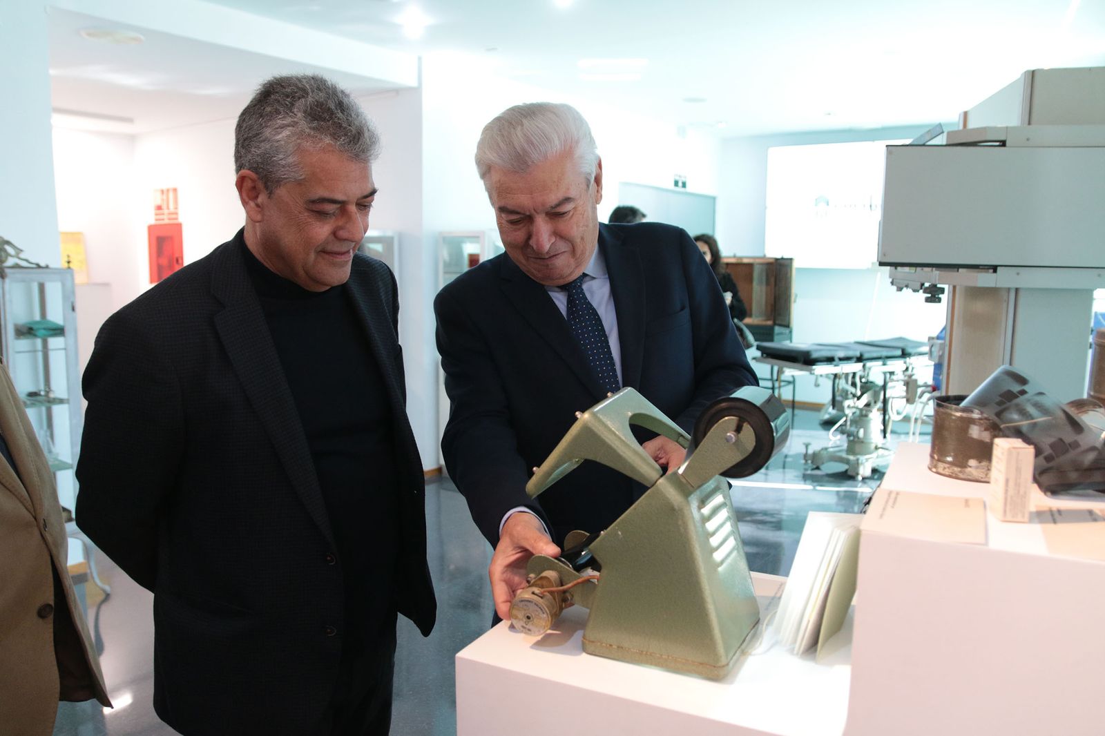 La exposición 'Historia de la medicina almeriense', en la UAL