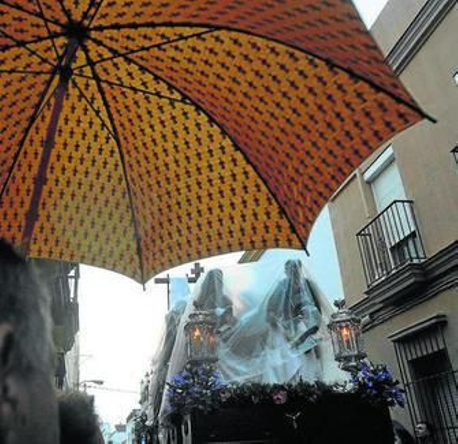 La lluvia ha condicionado la Semana Santa de Puerto Real.