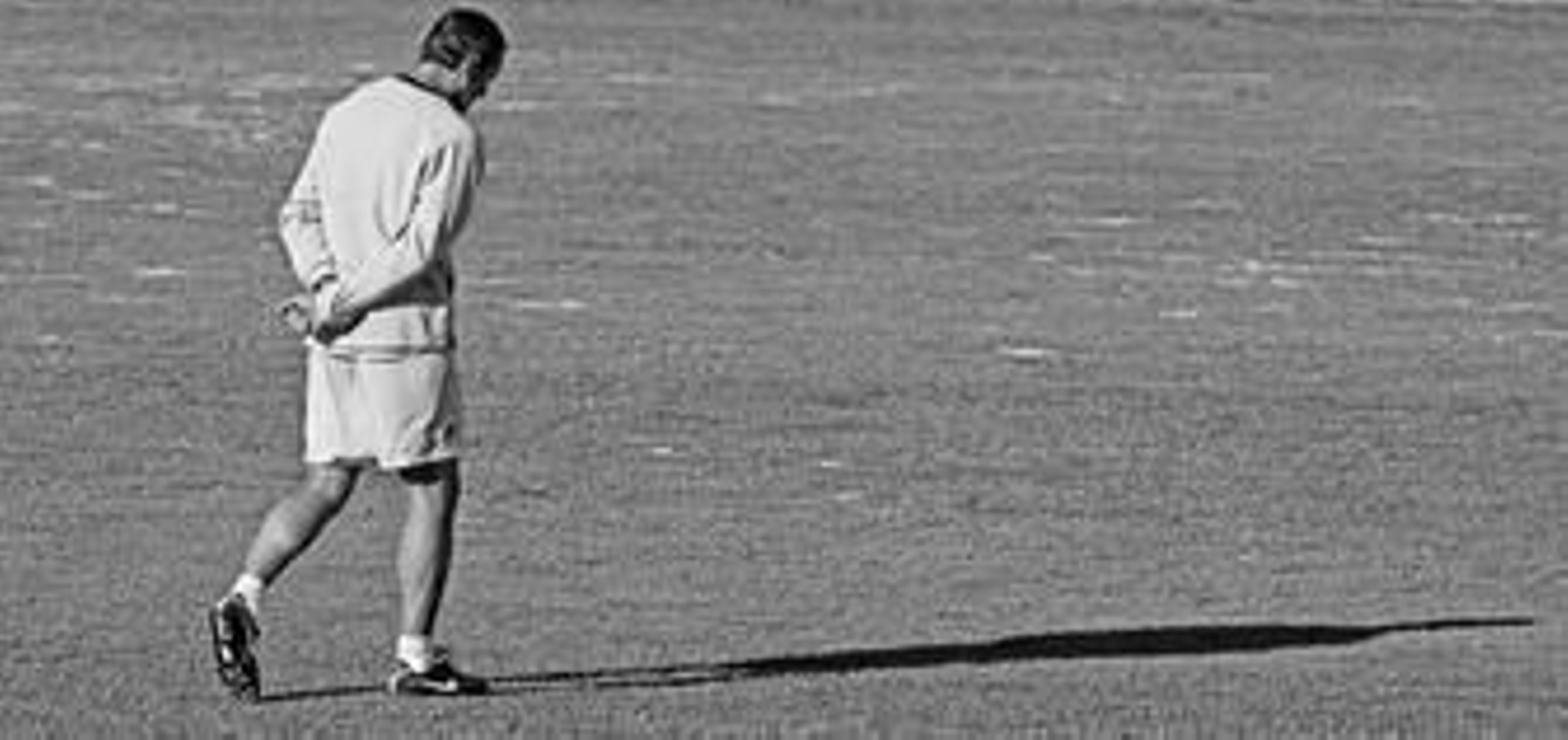 Risto Vidakovic, paseando en solitario en las instalaciones de El Rosal.