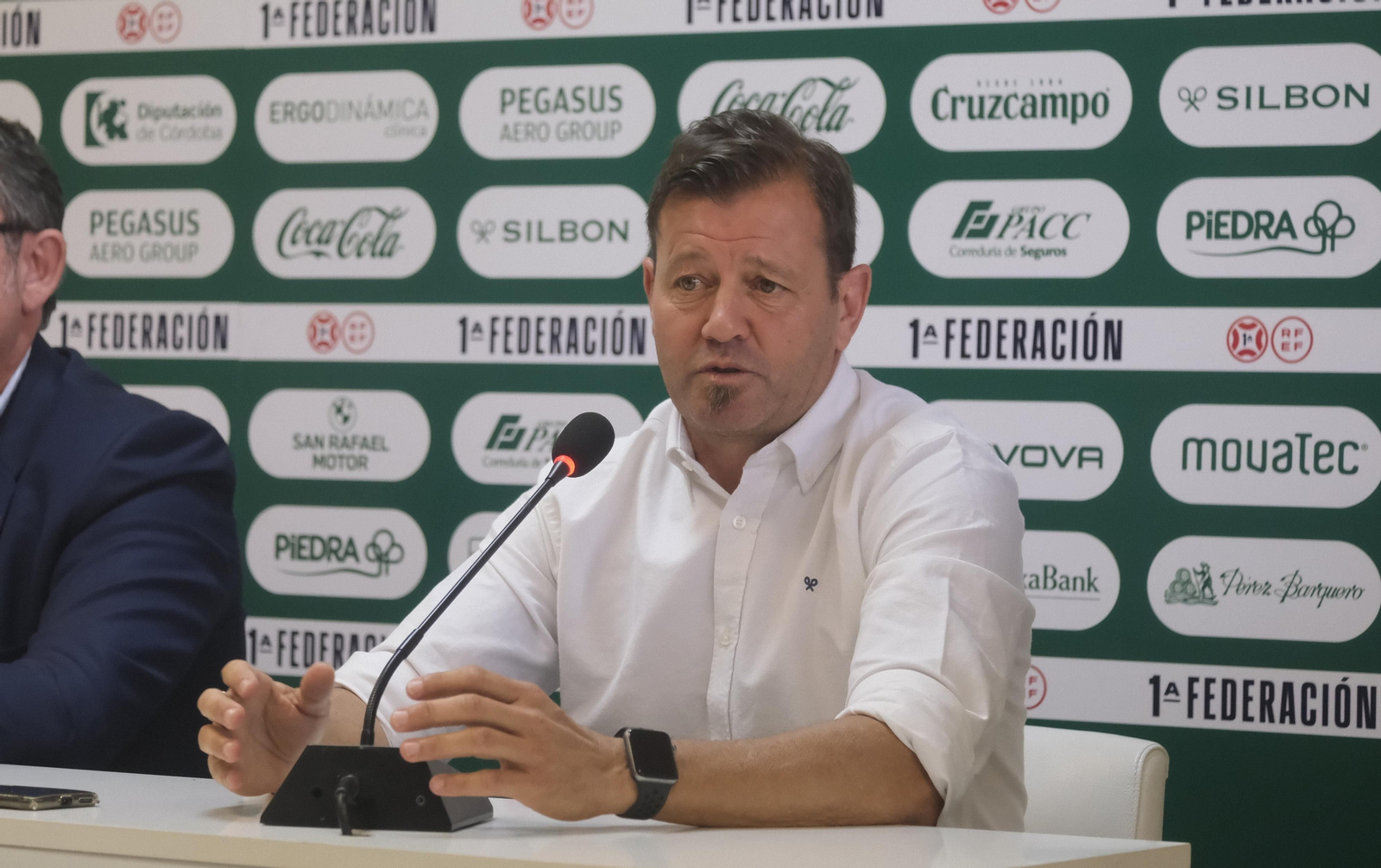 La presentación de Manuel Mosquera como técnico del Córdoba CF, en imágenes