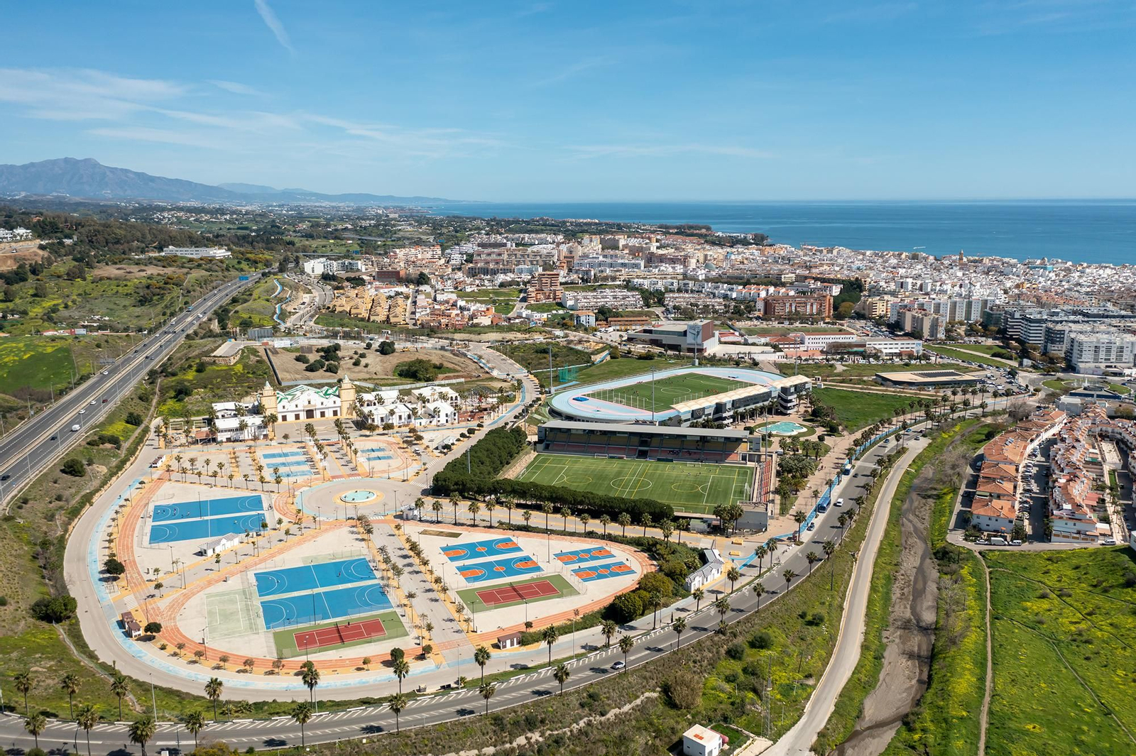 El equipamiento deportivo del parque ferial.