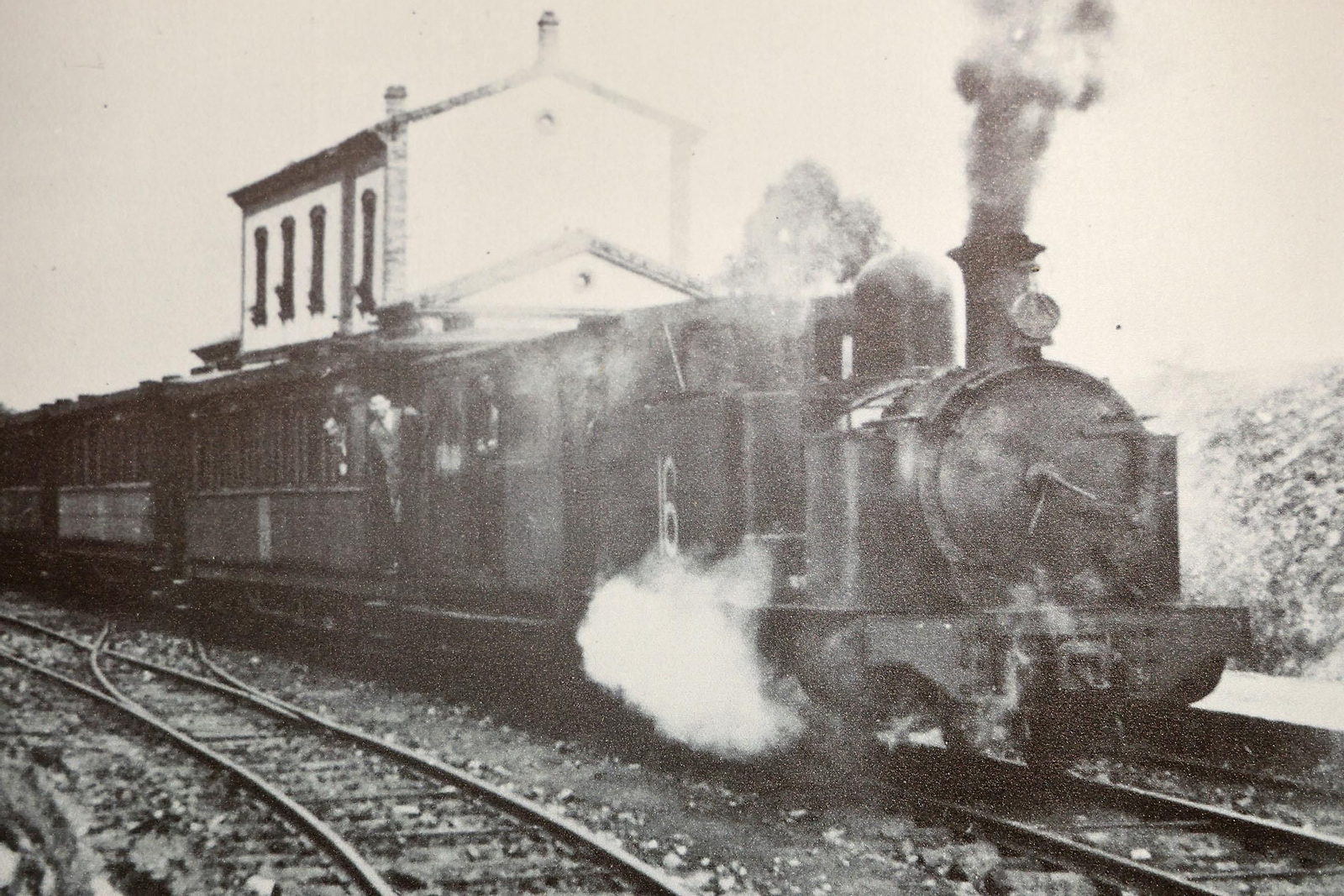 Imágenes de la exposición sobre la llegada del ferrocarril a Huelva, amigos del Río Tinto