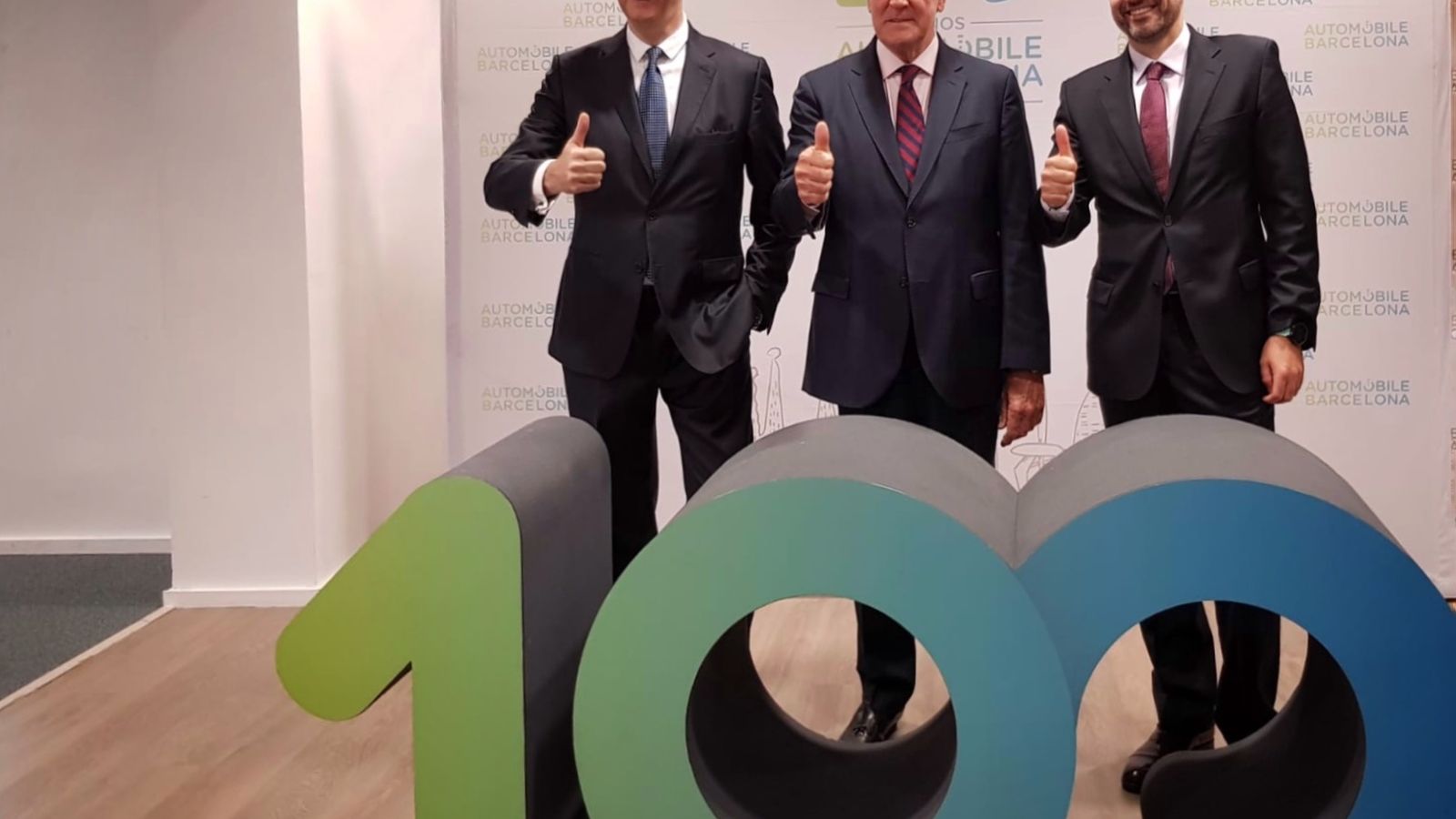 Los organizadores del salón en su presentación.