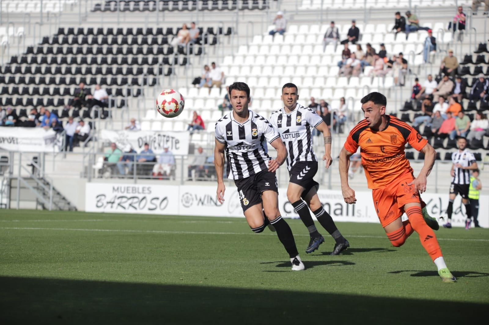 Imágenes del triunfo del Xerez CD ante la Balona en La Línea
