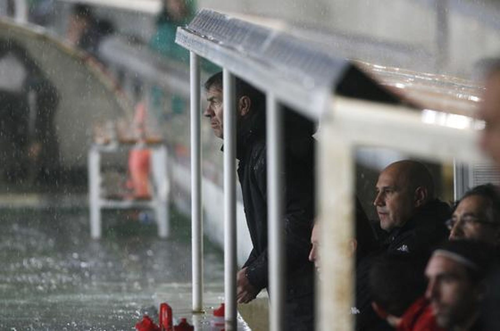 El Córdoba vence al Valladolid 1-0 bajo un diluvio en el Arcángel. / José Martínez