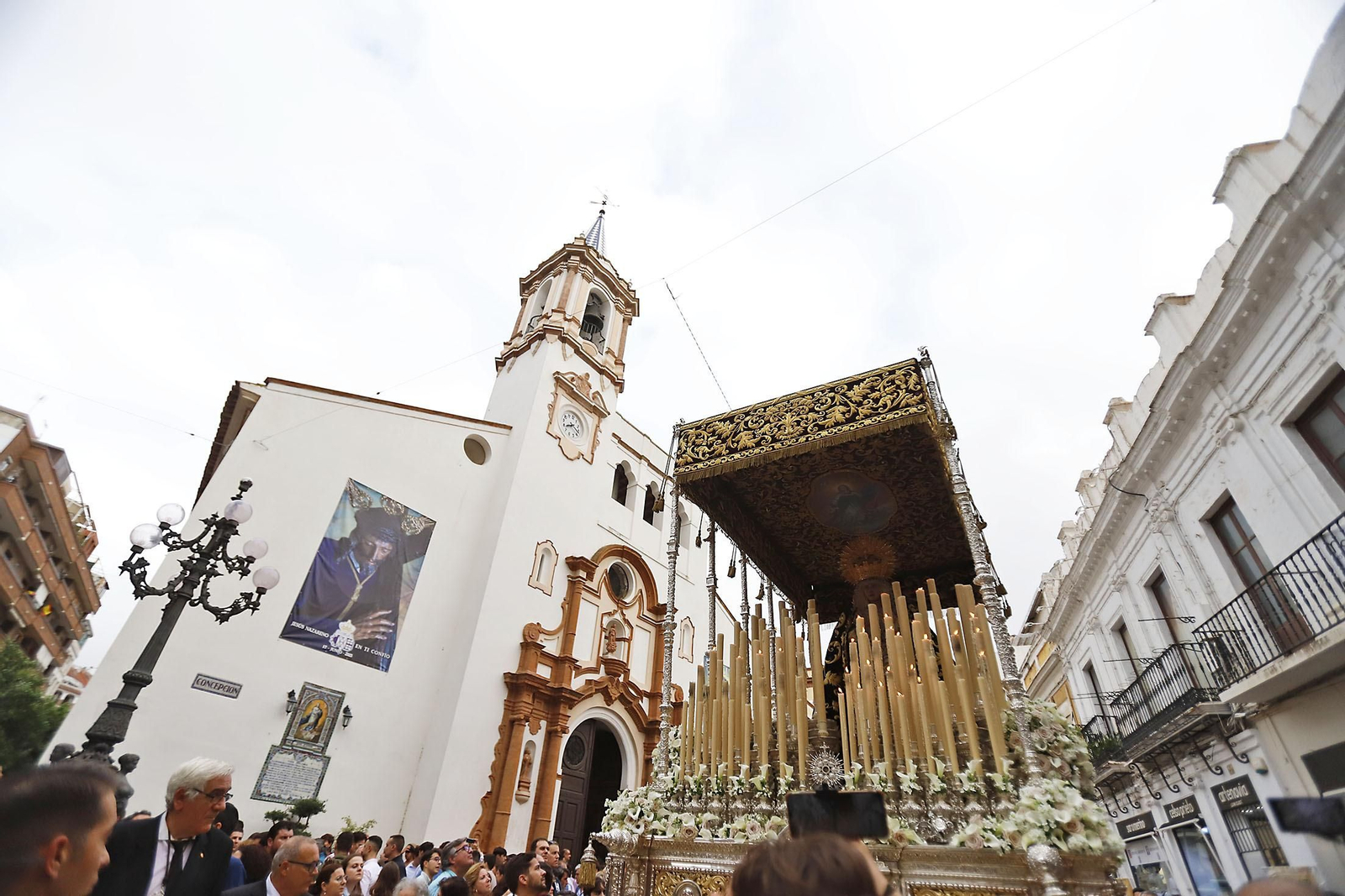 Imágenes de la salida extraordinaria de la Virgen del Rocío y Esperanza