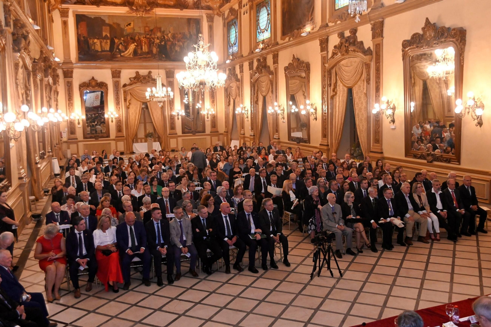 El inicio del curso 2024-2025 de la Real Academia de Córdoba, en imágenes
