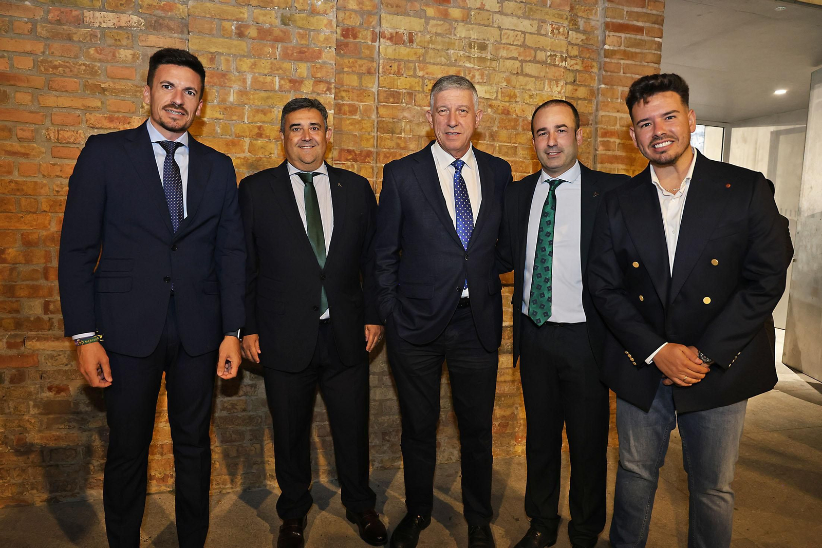 Imágenes de los invitados a la gala de los  37 premios Onubenses del Año