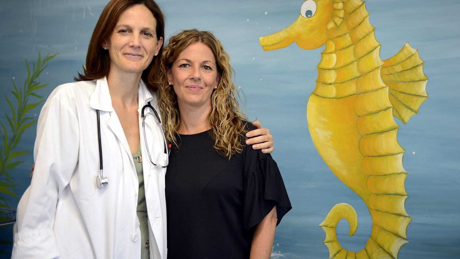 María rosa Durán junto a Cristina Blázquez con quien empezó el proyecto de matemáticas contra la leucemia infantil.