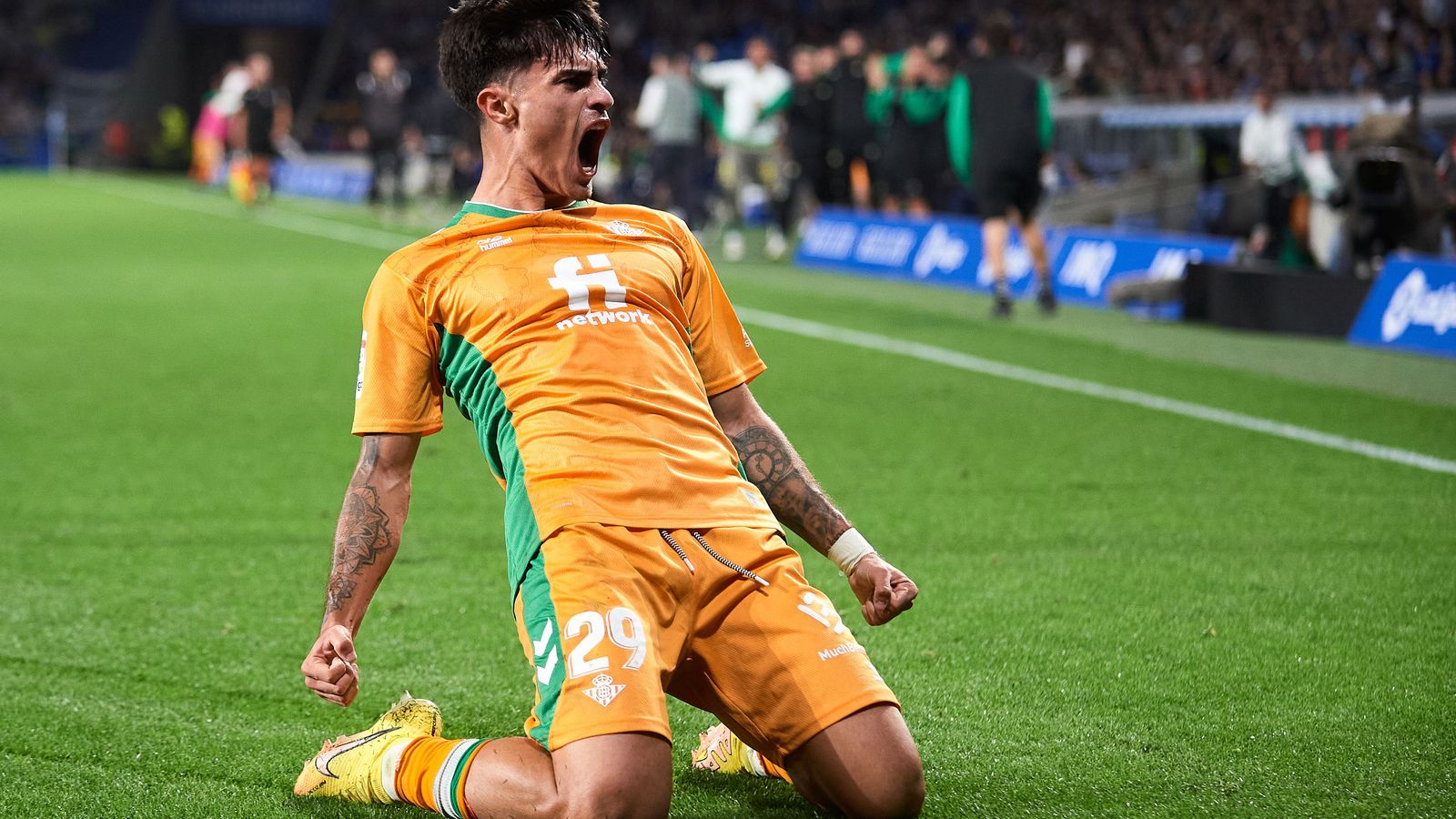 Juan Cruz celebra su gol en el Reale Arena.